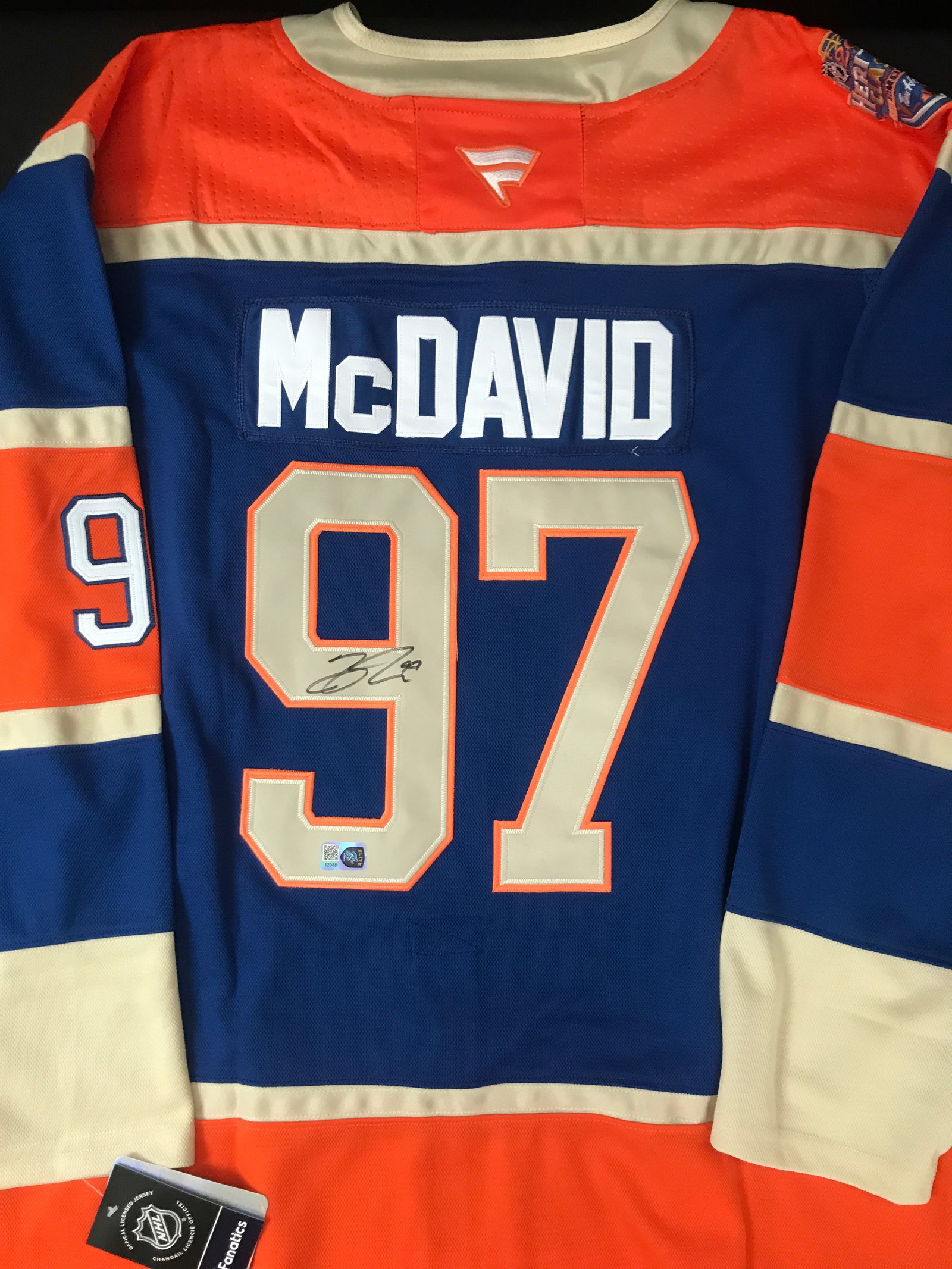 CONNOR MCDAVID SIGNED EDMONTON OILERS CUSTOM JERSEY - ELITE SPORTS COA: Prices are in Canadian dollars