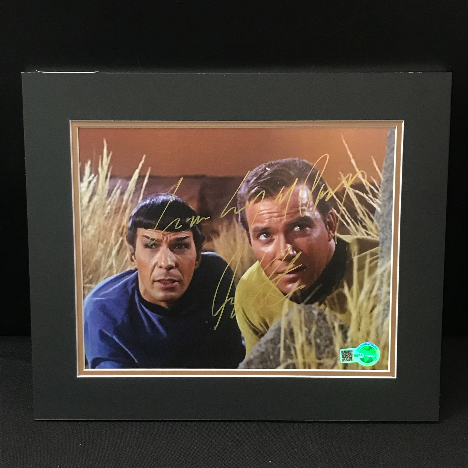 WILLIAM SHATNER SIGNED AND FRAMED STAR TREK 8X10 - WWOC COA: Prices are in Canadian dollars