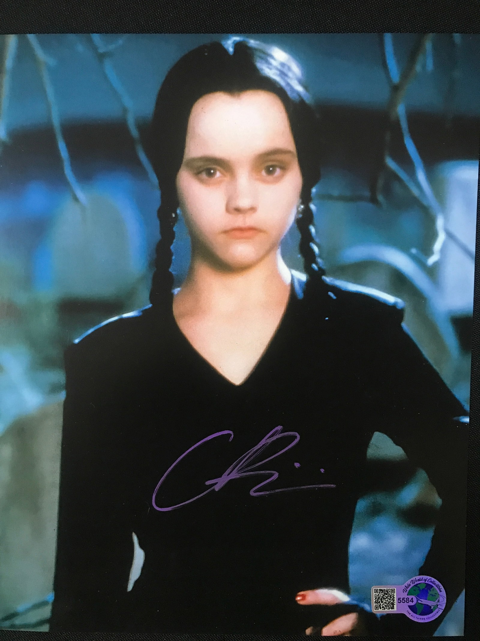 CHRISTINA RICCI SIGNED ADDAMS FAMILY 8X10 - WWOC COA (1 of 1)