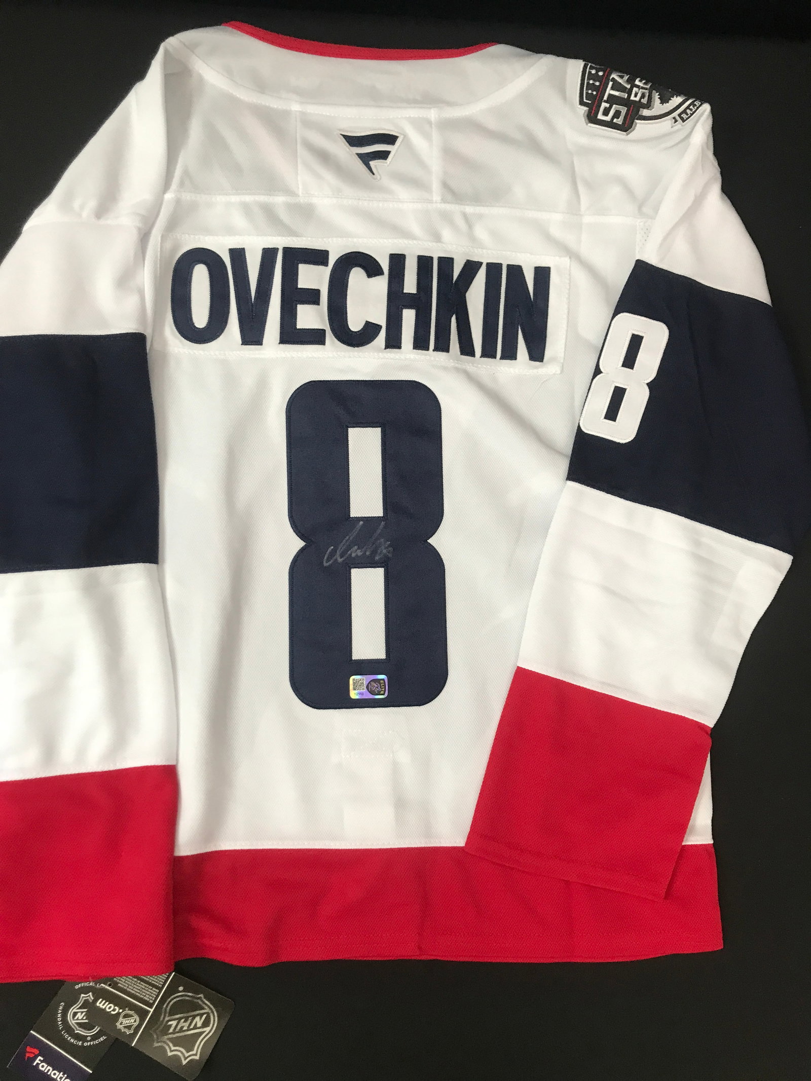 ALEXANDER OVECHKIN SIGNED WASHINGTON CAPITALS CUSTOM JERSEY - ELITE SPORTS COA: Prices are in Canadian dollars