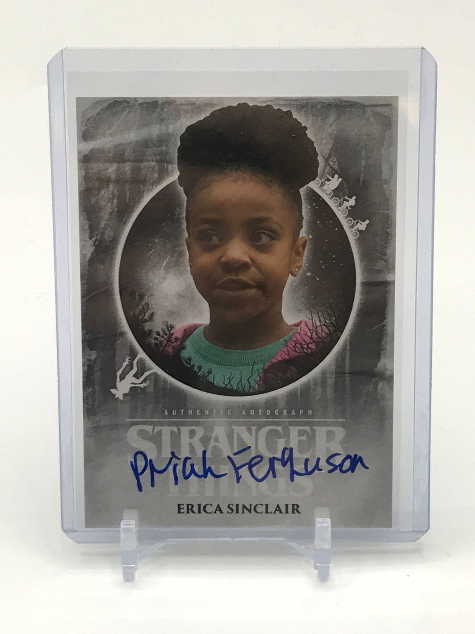 TOPPS STRANGER THINGS ERICA SINCLAIR SIGNED TRADING CARD (1 of 2)