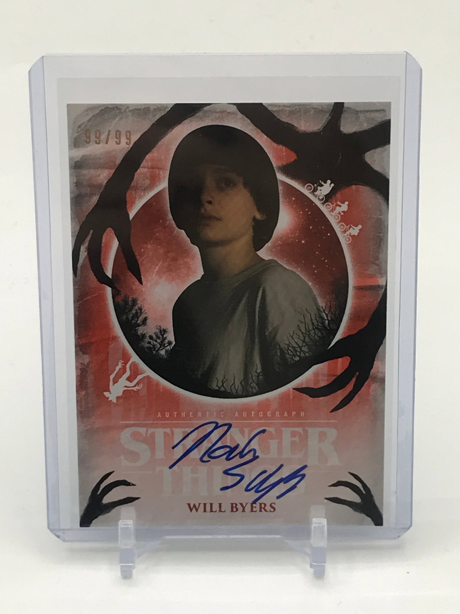 TOPPS STRANGER THINGS WILL BYERS SIGNED TRADING CARD 99/99: Prices are in Canadian dollars