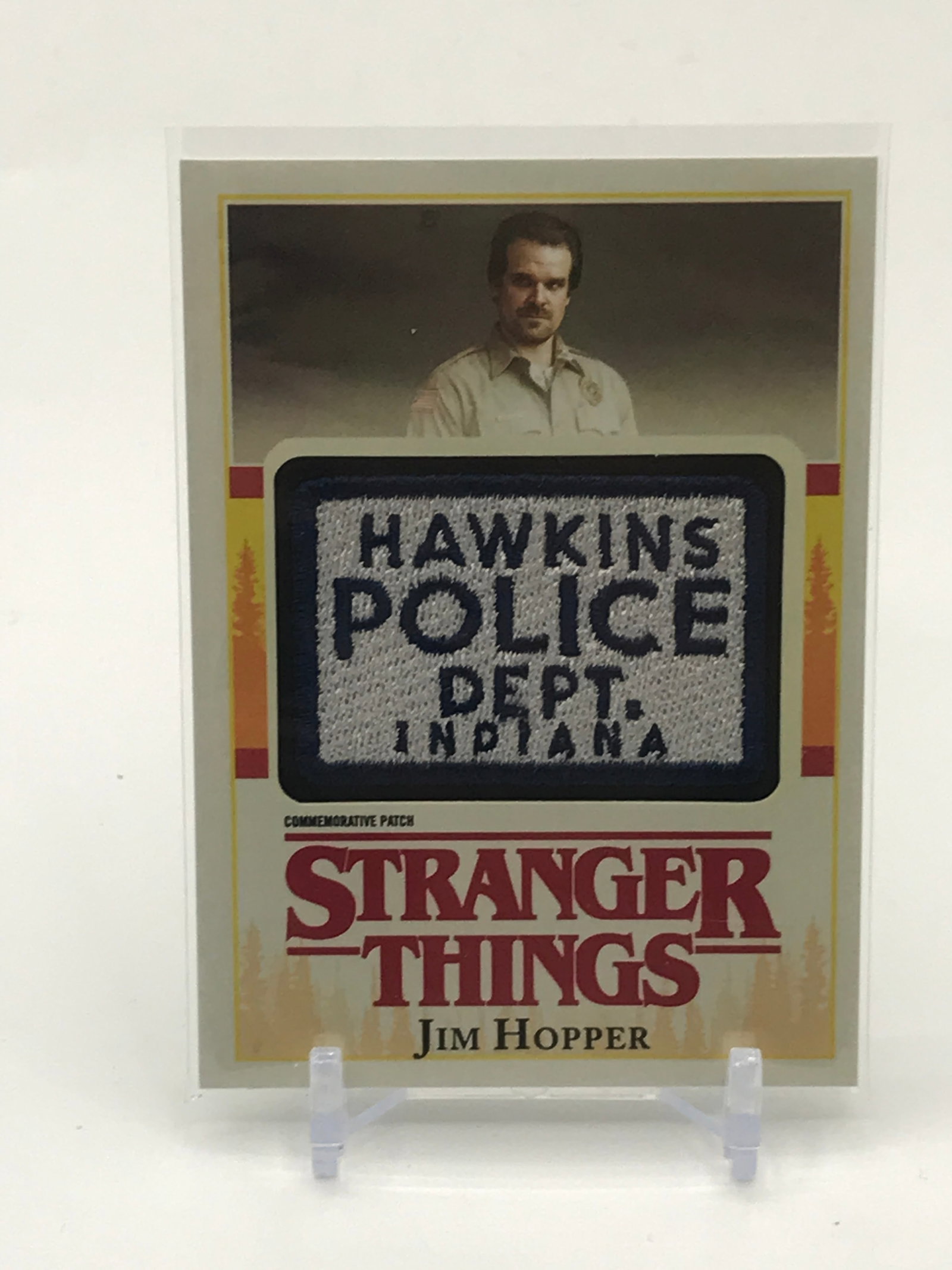 TOPPS STRANGER THINGS MEMORATIVE PATCH TRADING CARD - HAWKINS POLICE DEPT (1 of 2)