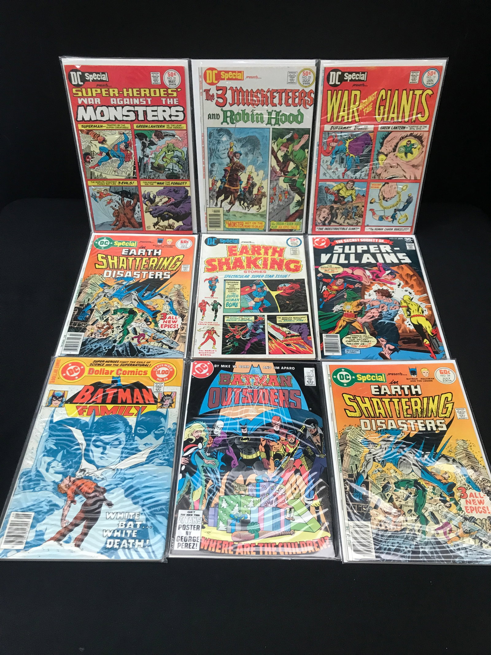 LOT OF 9 MIXED TITLE COMICS - DC COMICS (1 of 1)