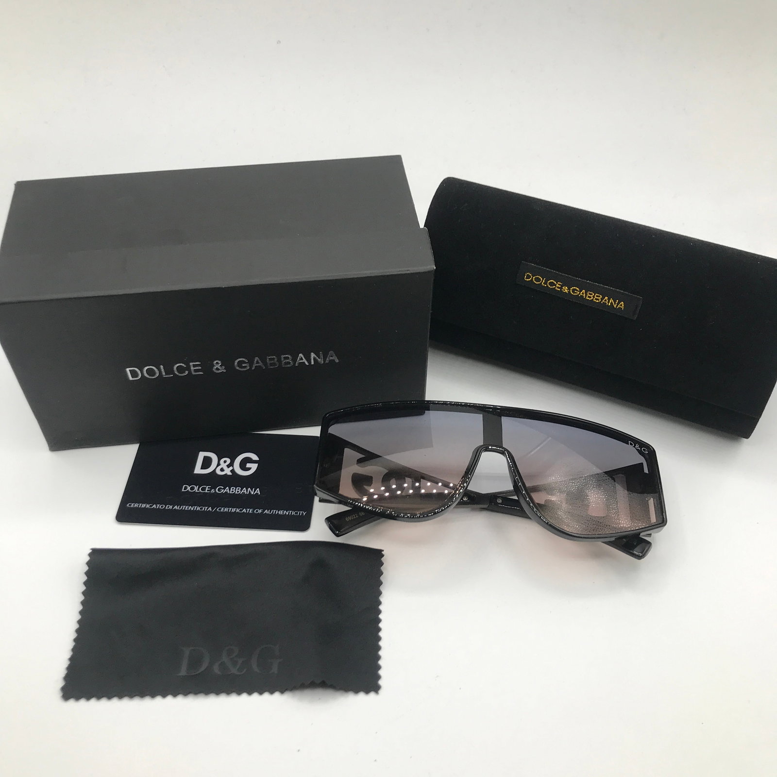 BRAND NEW SUNGLASSES WITH BOX (1 of 1)