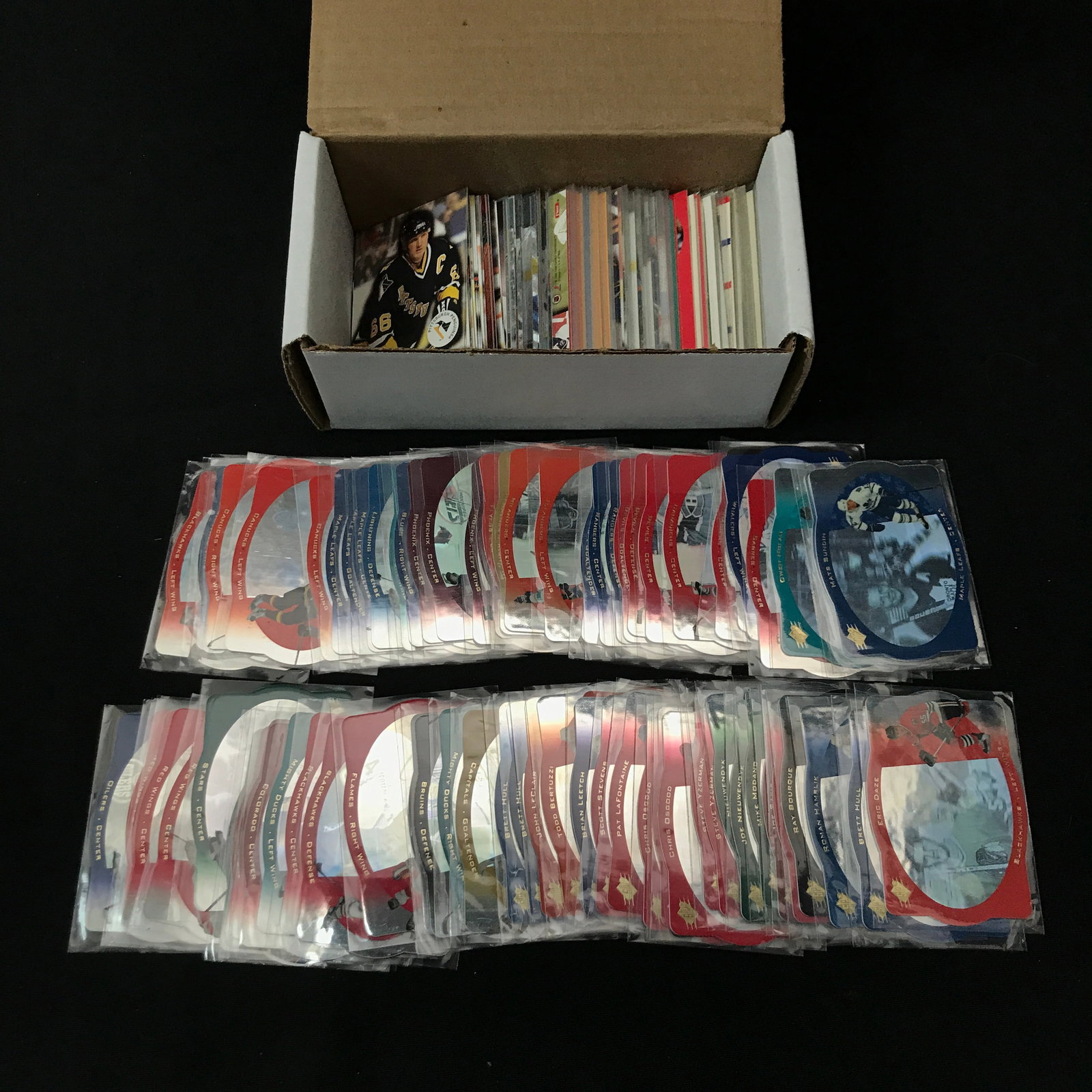 BULK SPORTS CARD LOT (1 of 1)
