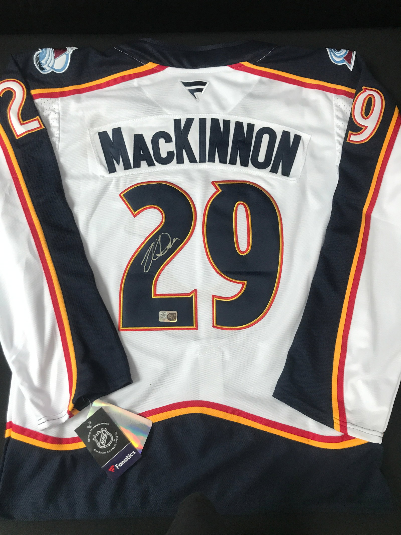 NATHAN MACKINNON SIGNED COLORADO AVALANCHE CUSTOM JERSEY - ELITE SPORTS COA (1 of 3)
