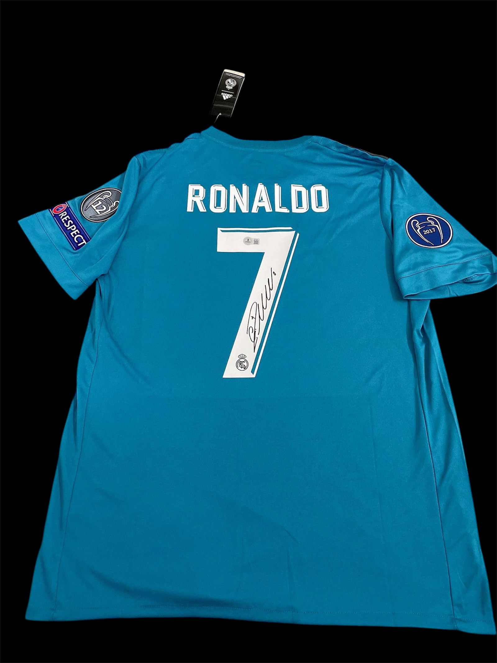 CHRISTIANO RONALDO SIGNED EMIRATES JERSEY - BECKETT COA (1 of 2)