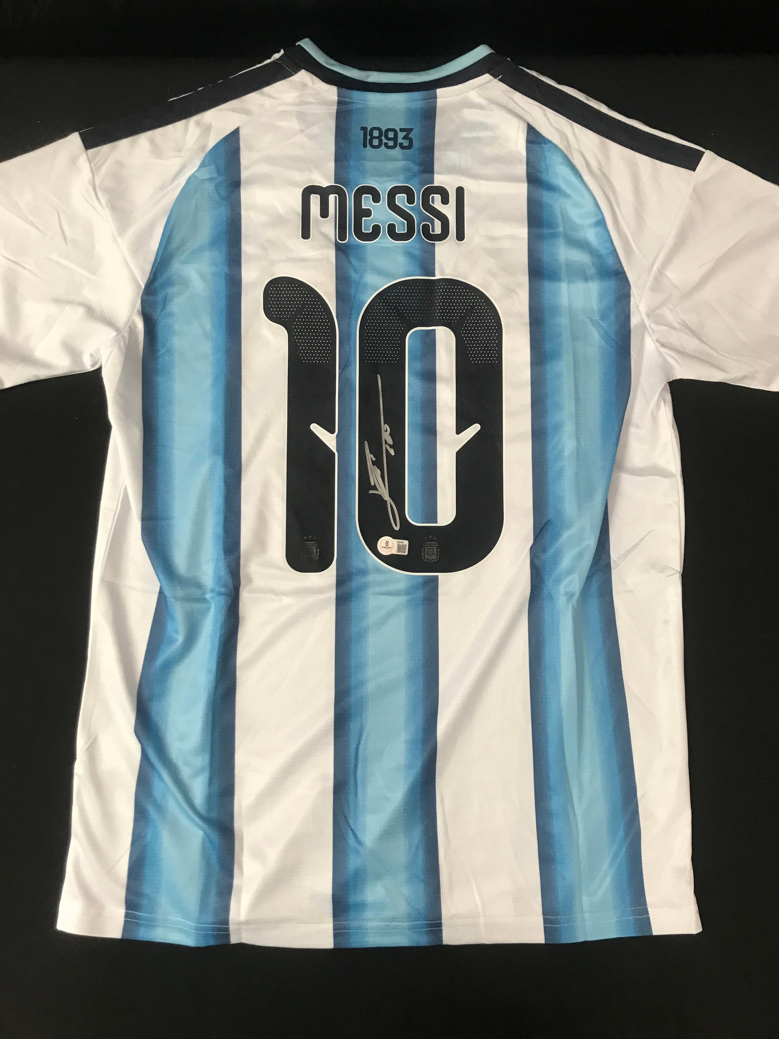 LIONEL MESSI SIGNED SOCCER JERSEY - BECKETT COA (1 of 3)