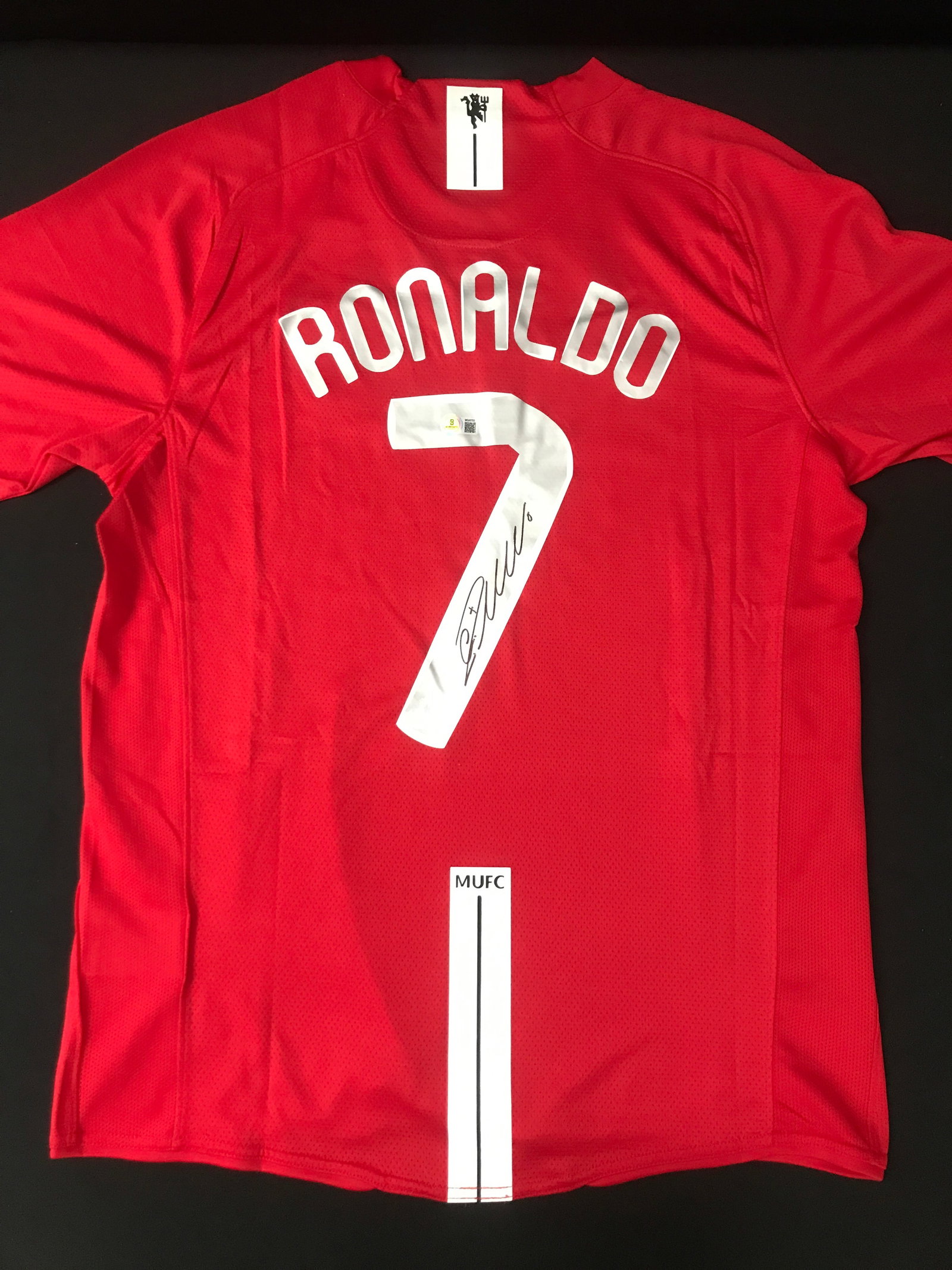 CHRISTIANO RONALDO SIGNED MANCHESTER UNITED SOCCER JERSEY - BECKETT COA (1 of 3)
