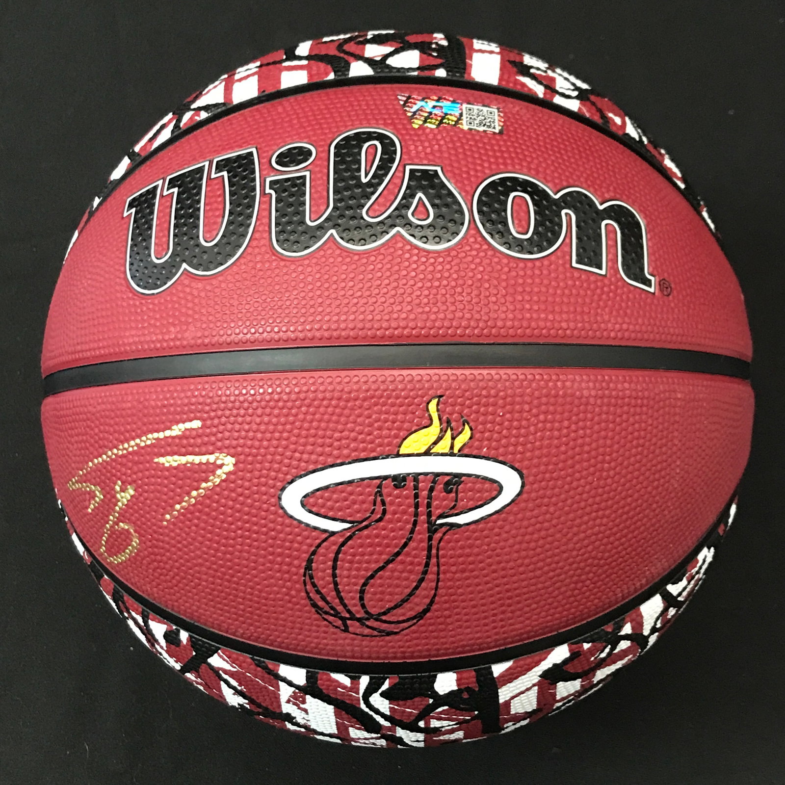 SHAQUILLE ONEAL SIGNED MIAMI HEAT BASKETBALL (ACE COA): Prices are in Canadian dollars