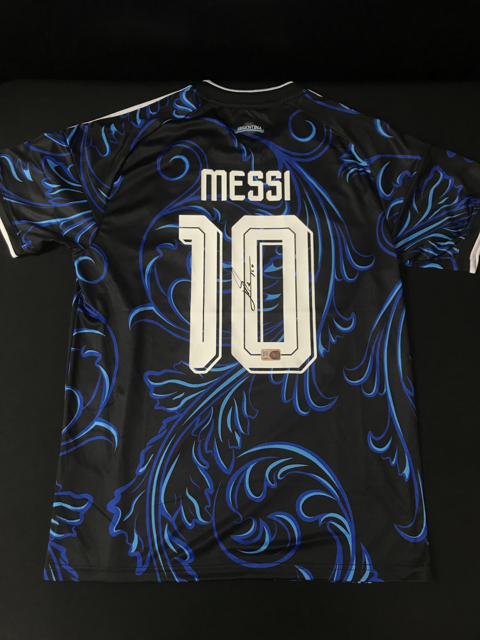LIONEL MESSI SIGNED CUSTOM JERSEY - ELITE SPORTS COA (1 of 3)