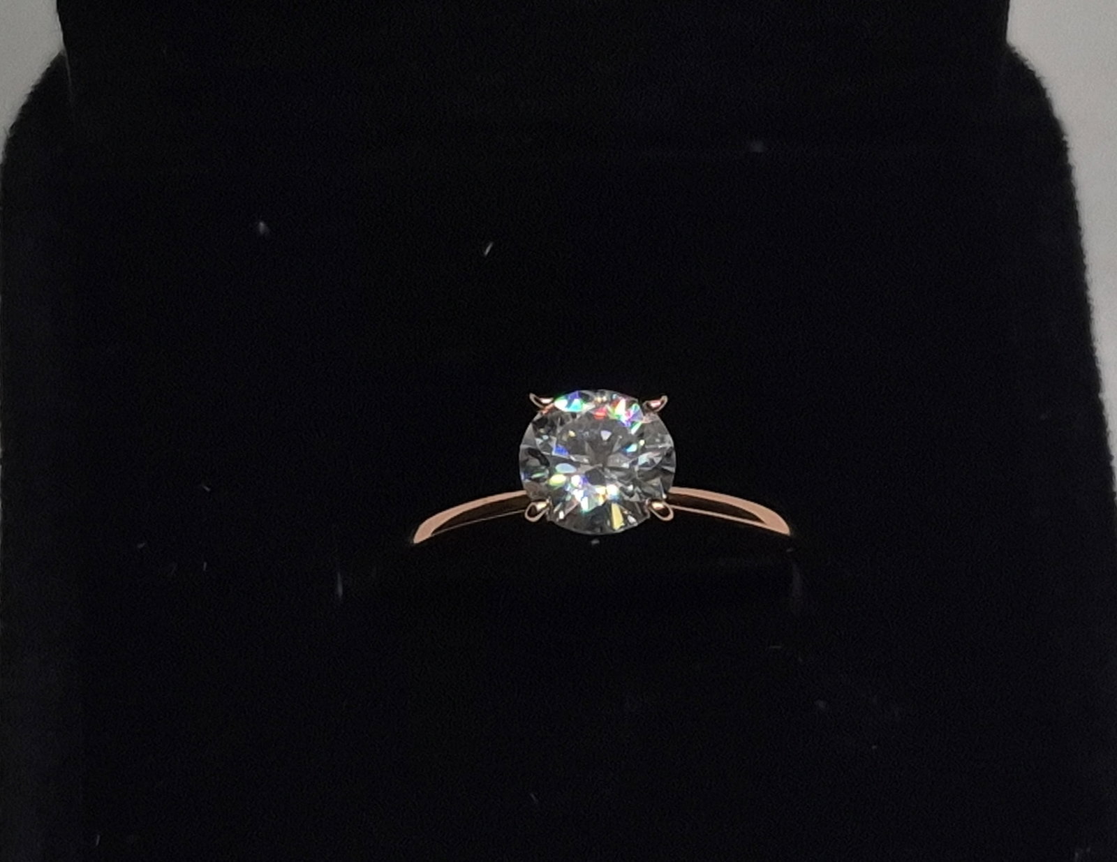 1CT MOISSANITE ROUND BRILLIANT RING CLARITY VVS1 WITH GRA REPORT (1 of 4)