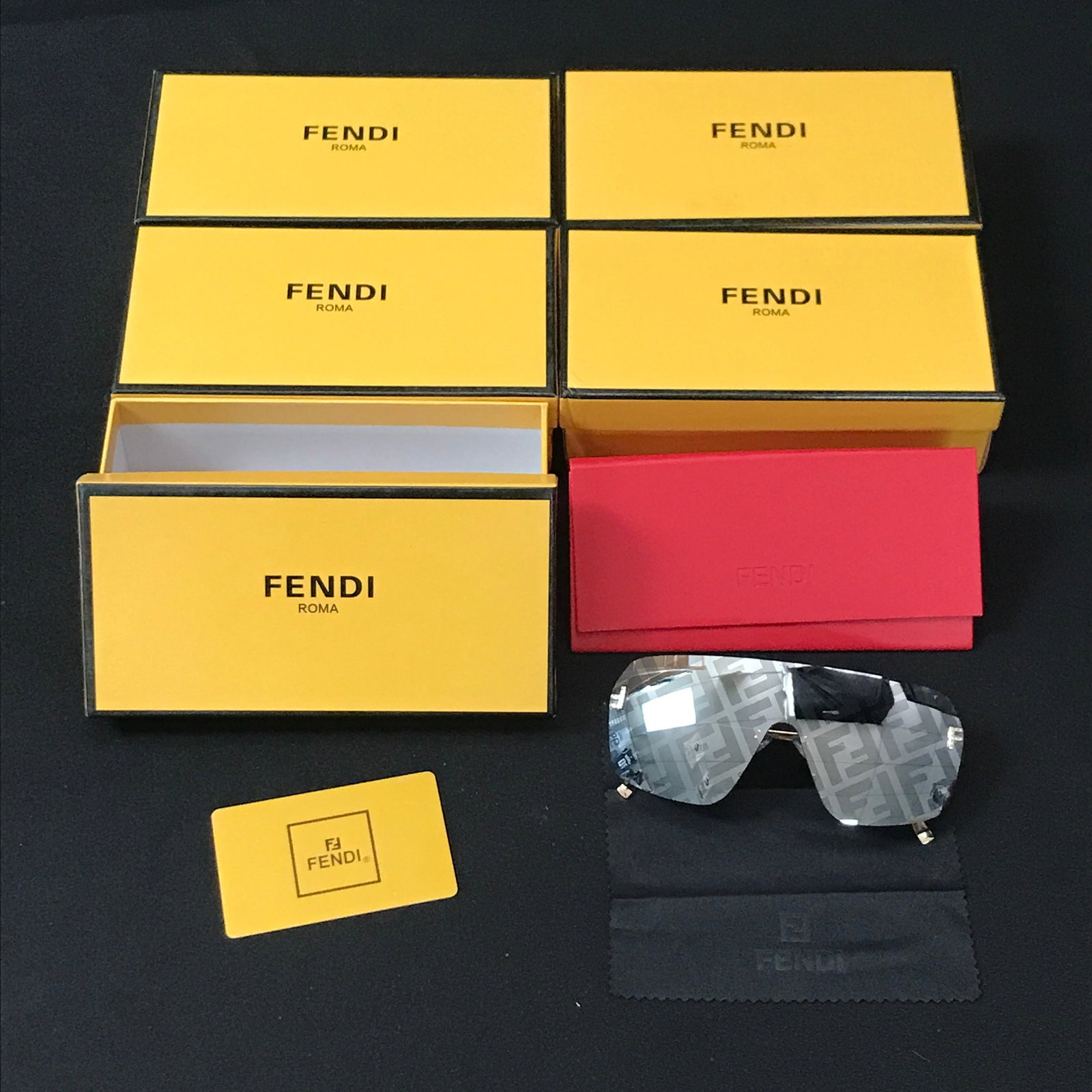 LOT OF 5 BRAND NEW BULK SUNGLASSES LOT (VARIOUS STYLES): Prices are in Canadian dollars