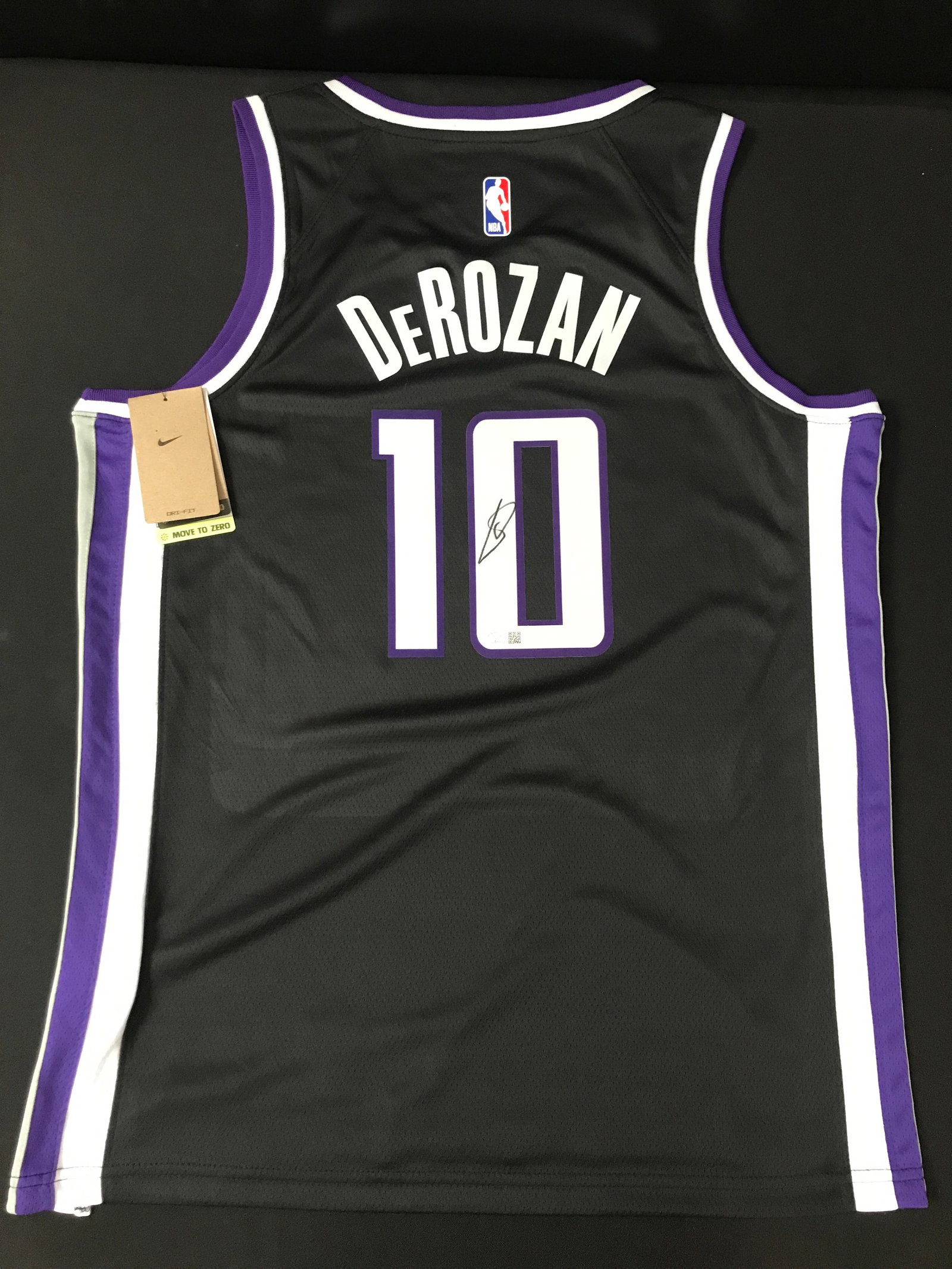 DEMAR DEROZEN SIGNED SACREMENTO KINGS CUSTOM JERSEY - ACE COA: Prices are in Canadian dollars