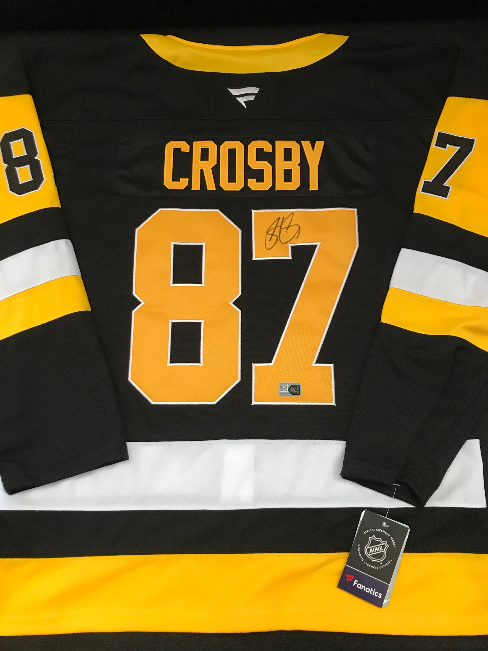 SIDNEY CROSBY SIGNED PITTSBURGH PENGUINS CUSTOM JERSEY - ELITE SPORTS COA: Prices are in Canadian dollars