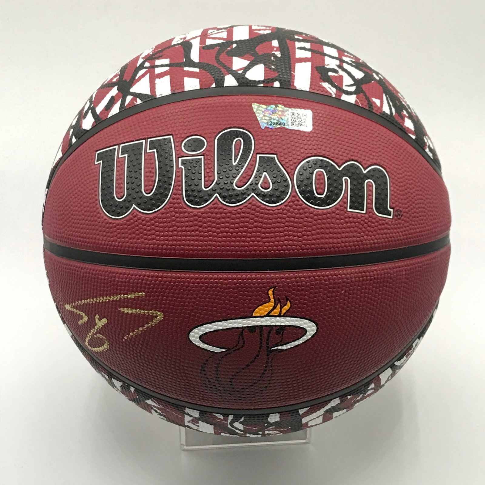 SHAQUILLE O'NEAL SIGNED BASKETBALL - ACE COA: Prices are in Canadian dollars