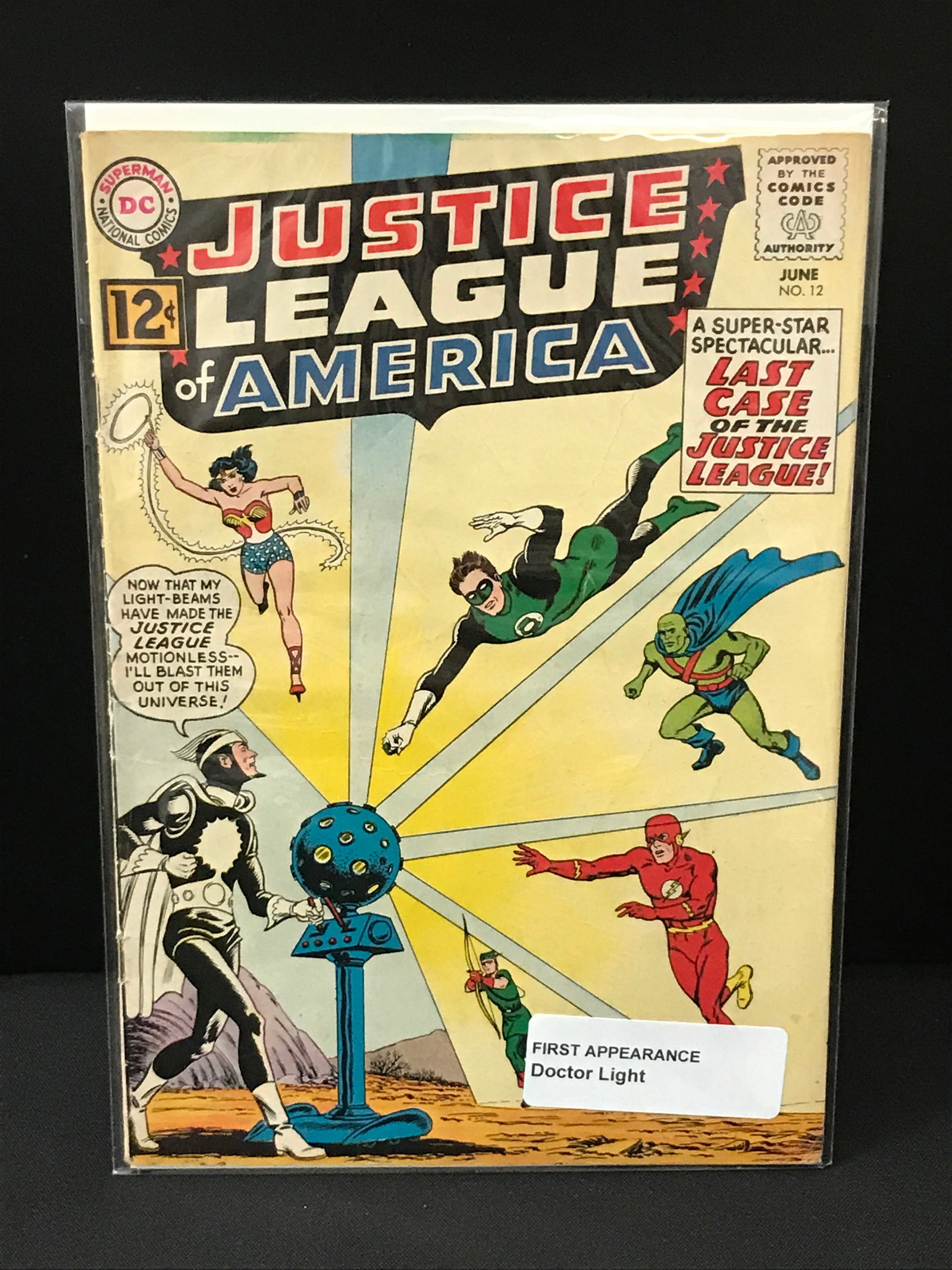JUSTICE LEAGUE OF AMERICA #12 1ST APP DOCTOR LIGHT - DC COMICS (1 of 1)