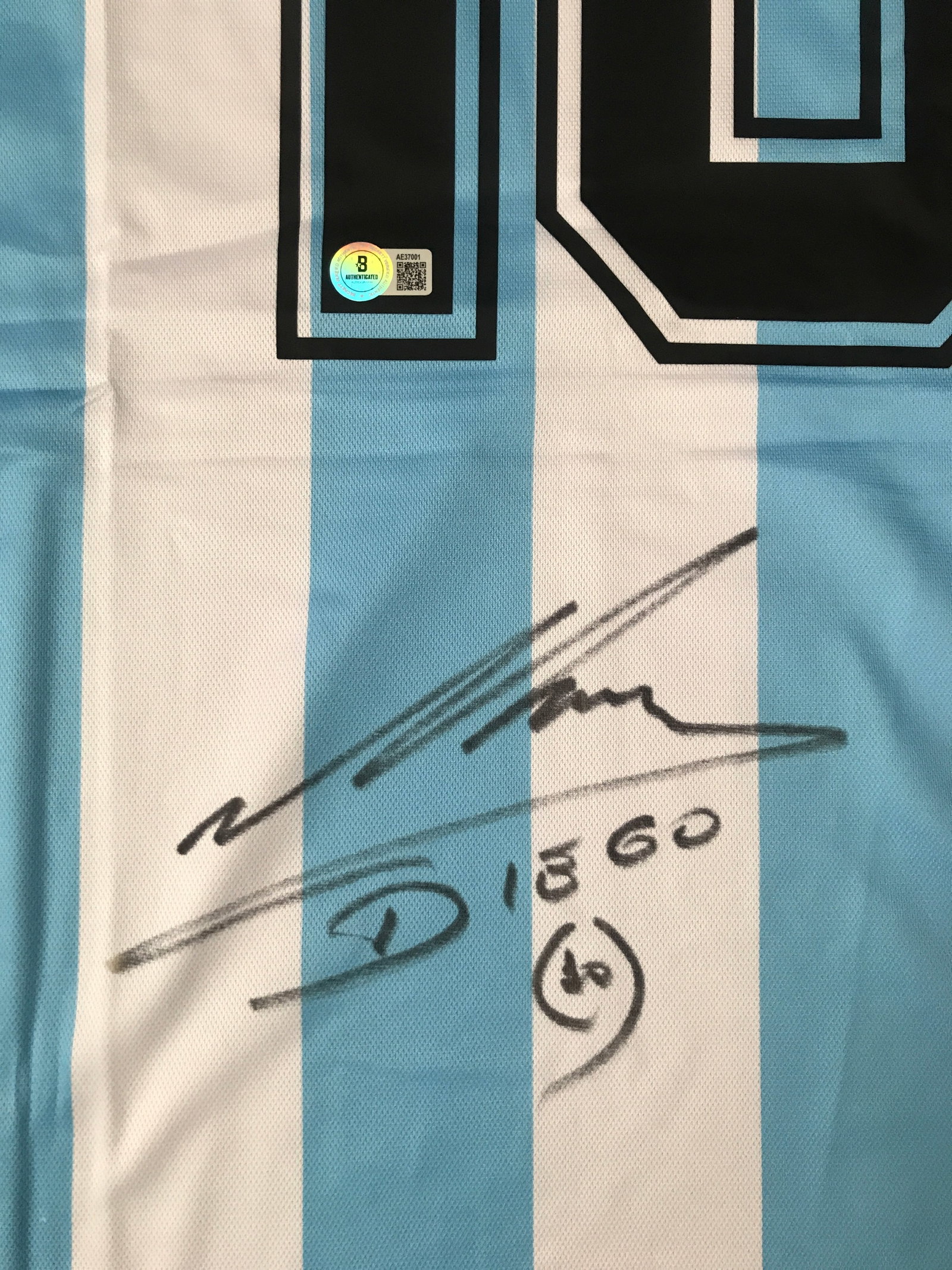 DIEGO MARADONNA SIGNED ARGENTINA SOCCER JERSEY - BECKETT COA - 2