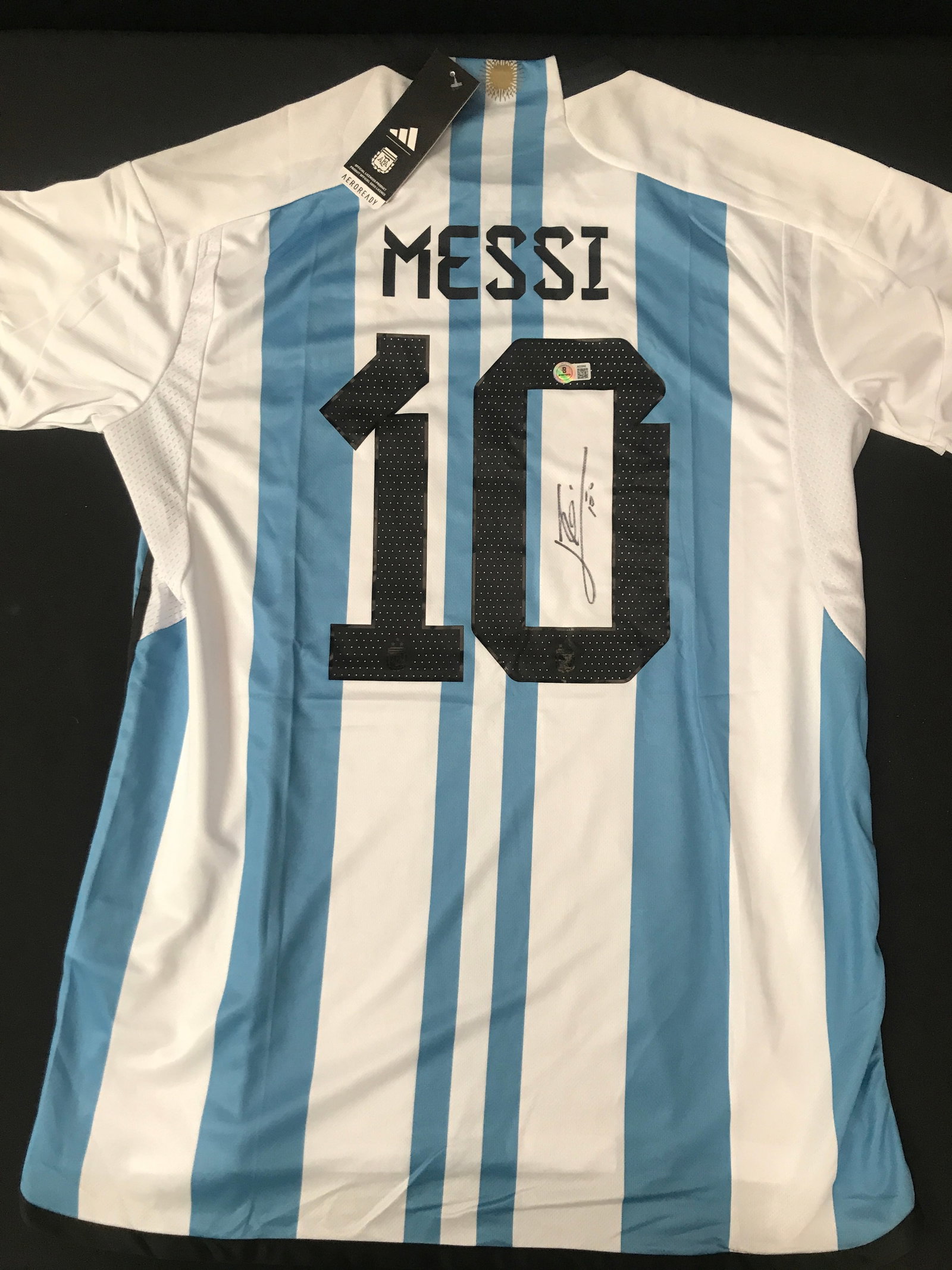 LIONEL MESSI SIGNED ARGENTINA JERSEY - BECKETT COA: Prices are in Canadian dollars