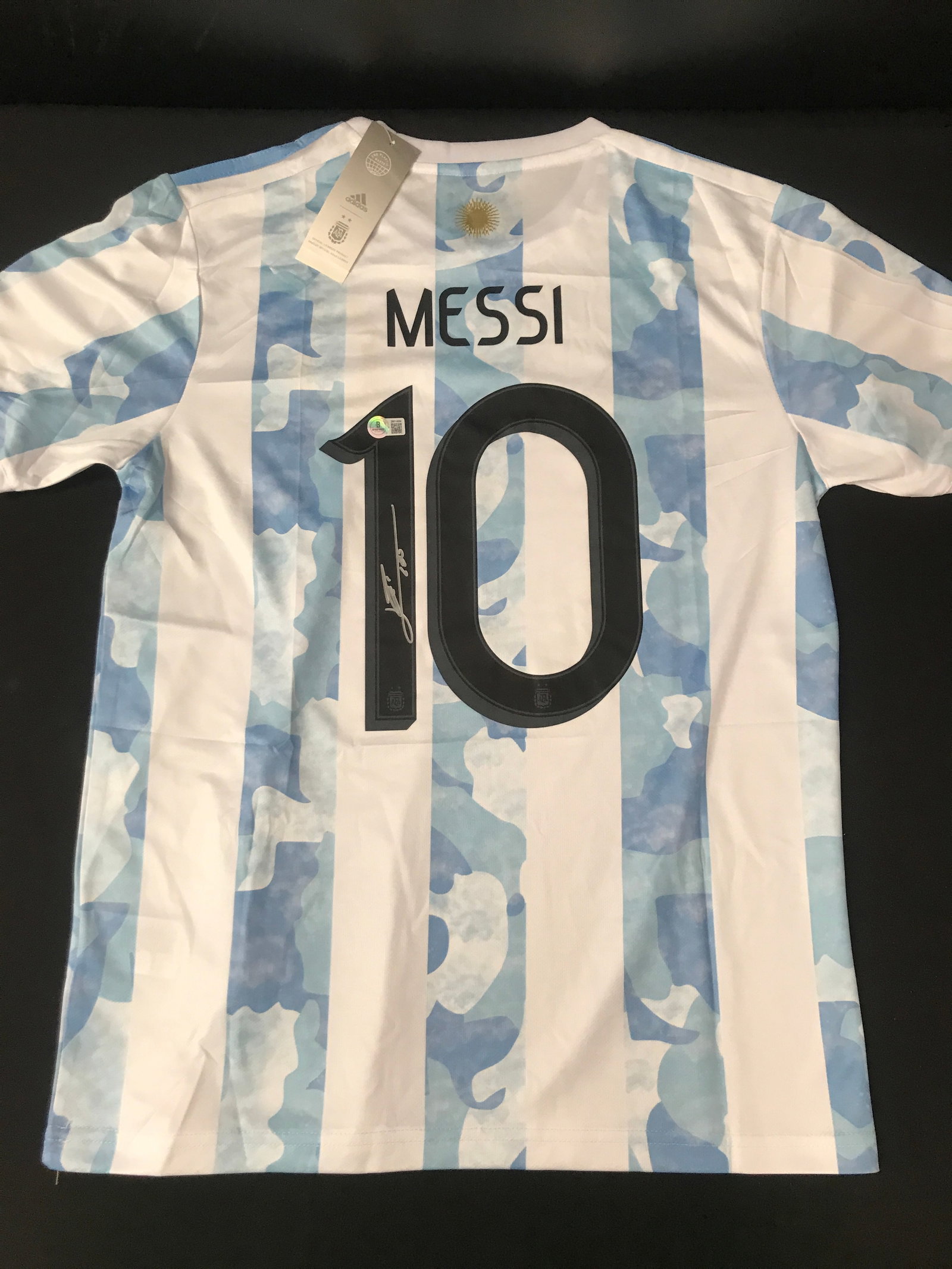 LIONEL MESSI SIGNED ARGENTINA SOCCER JERSEY - BECKETT COA (1 of 3)