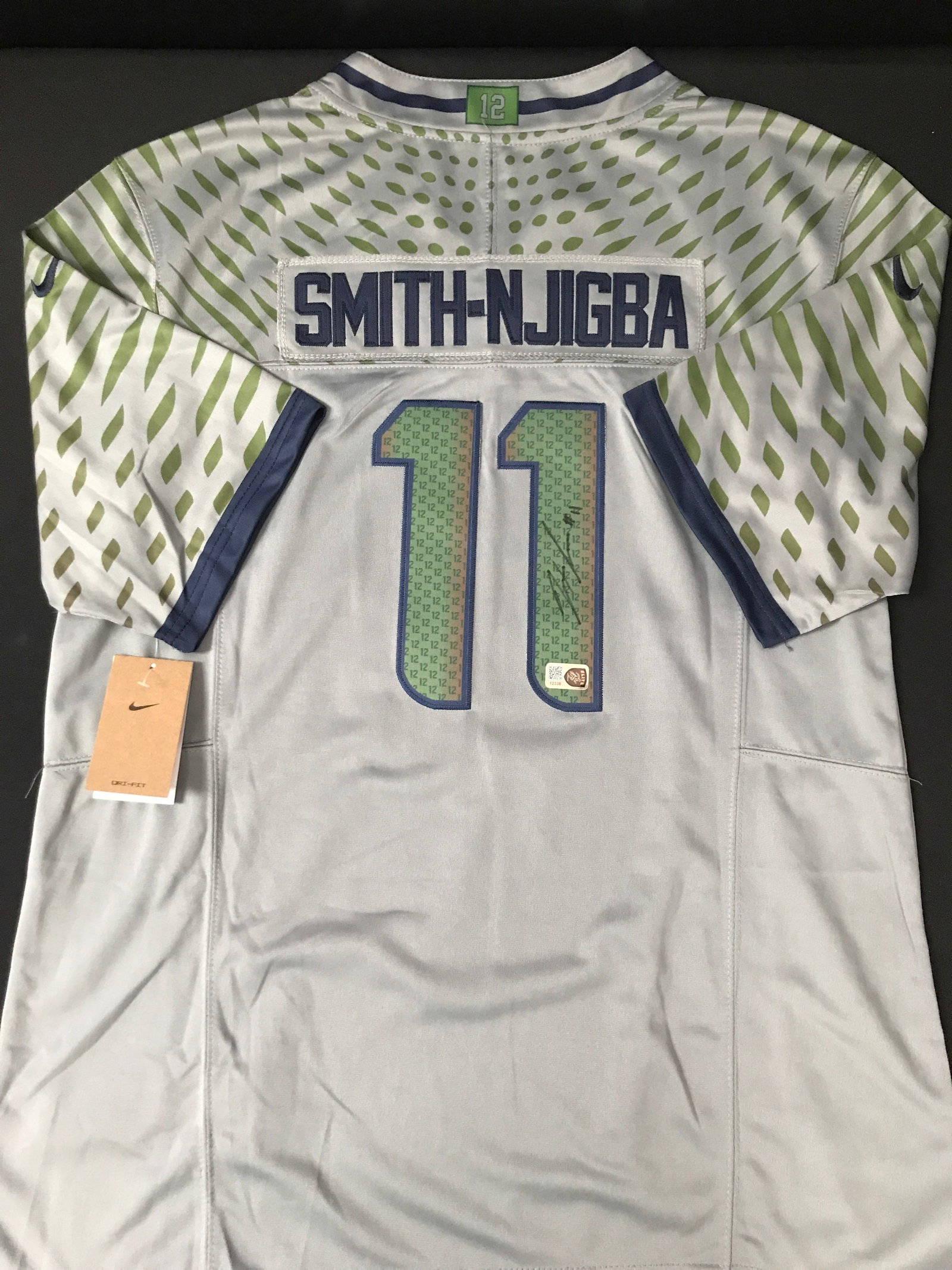 JAXON SMITH NJIBA SIGNED SEATTLE SEAHAWKS CUSTOM JERSEY - ELITE SPORTS COA (1 of 3)