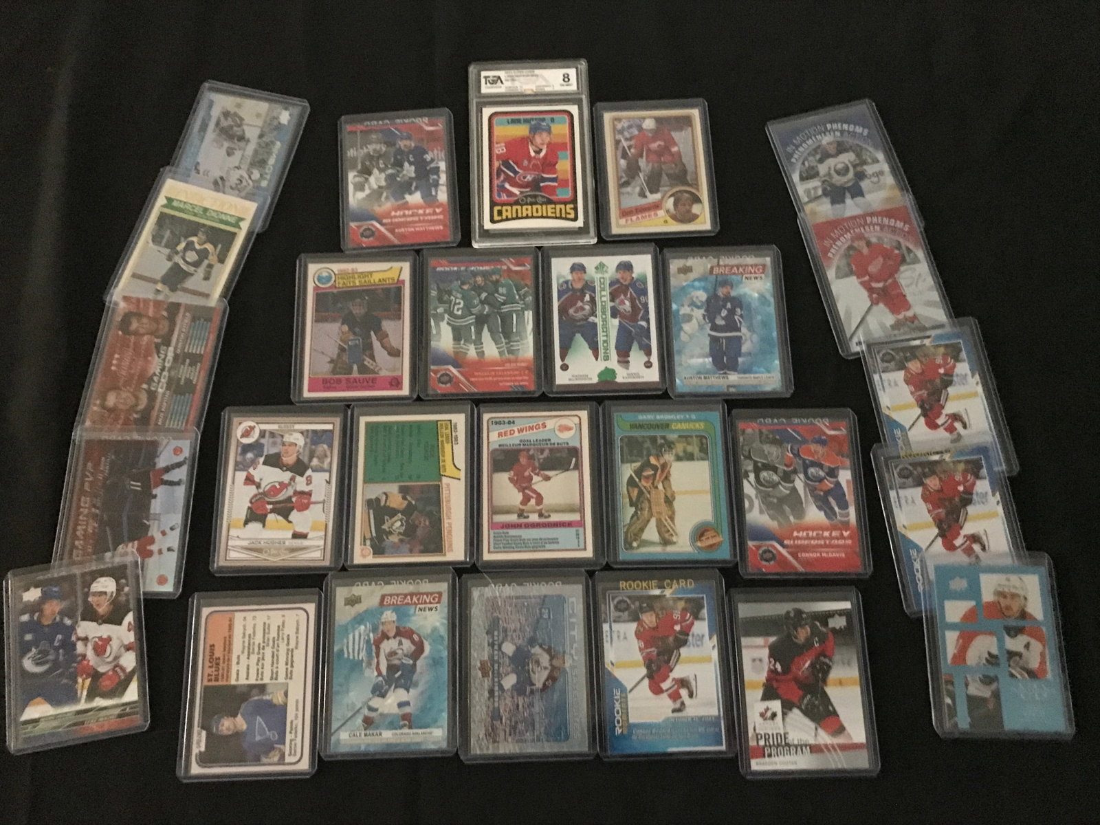 LOT OF HOCKEY TRADING CARDS IN INDIVIDUAL PROTECTIVE SLEEVES (1 of 1)
