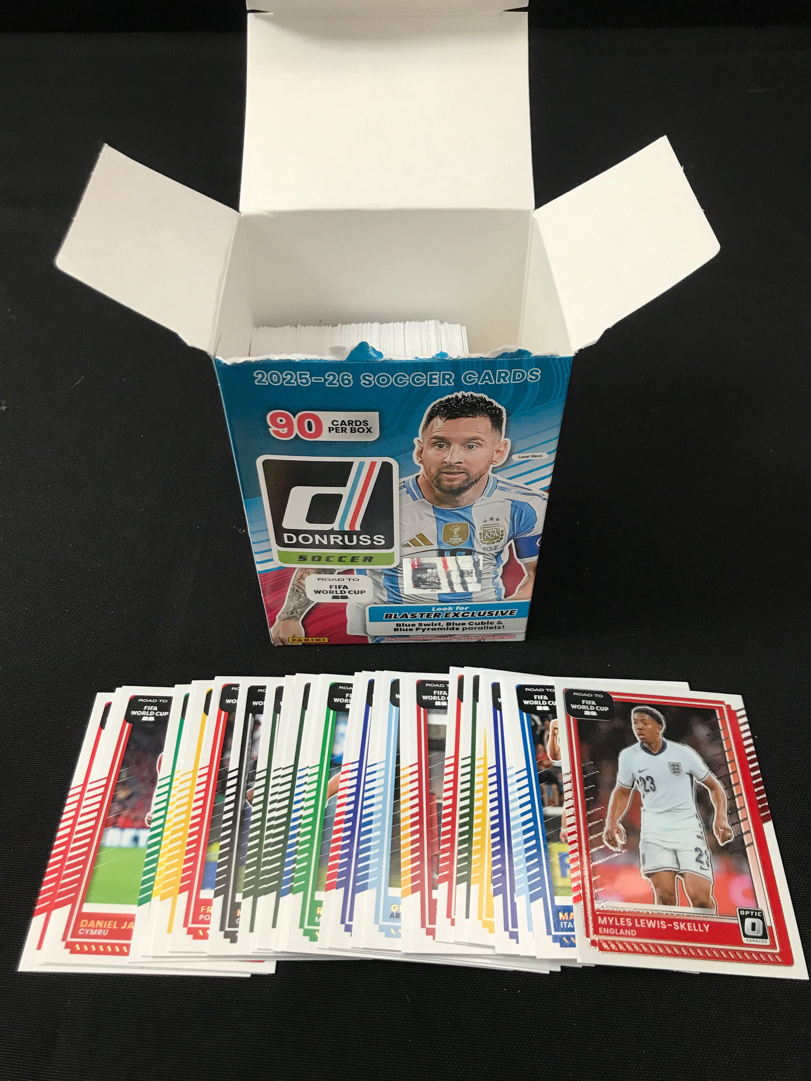 LOT OF SOCCER TRADING CARDS: Prices are in Canadian dollars