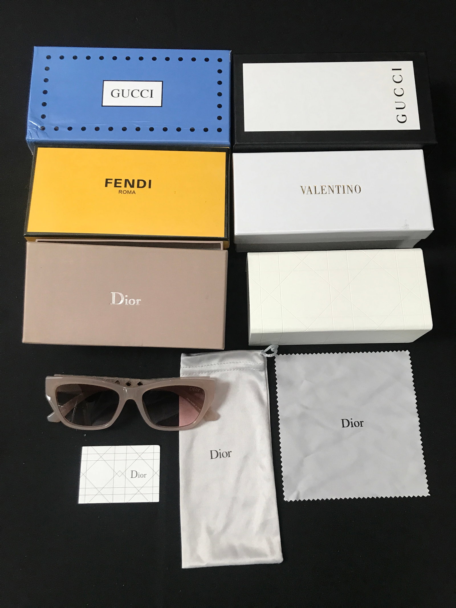 LOT OF BRAND NEW SUNGLASSES (VARIOUS STYLES): Prices are in Canadian dollars