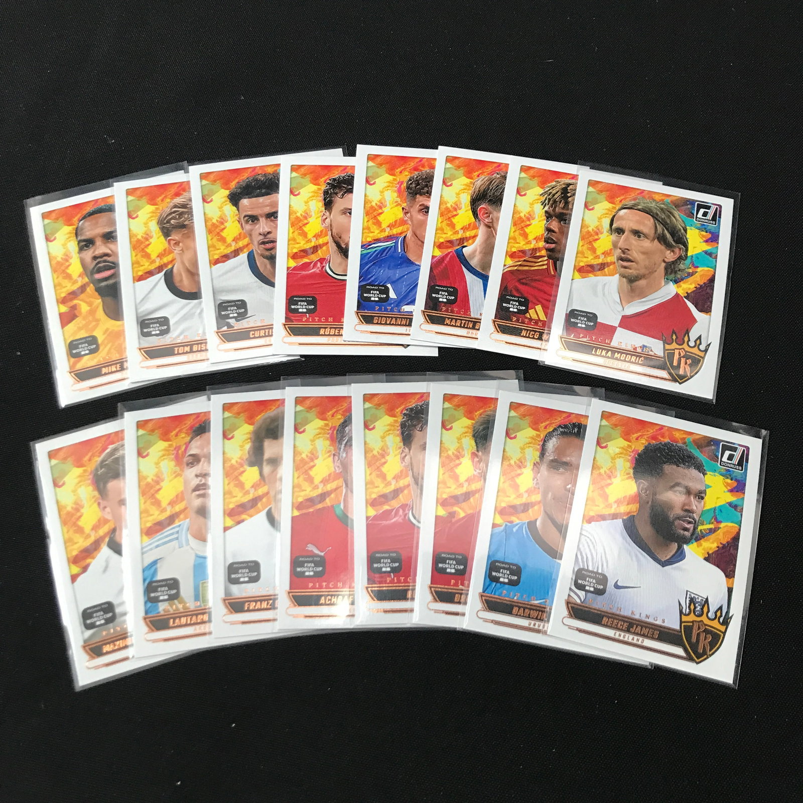 LOT OF 16 FIFA ROAD TO WORLD CUP TRADING CARDS: Prices are in Canadian dollars