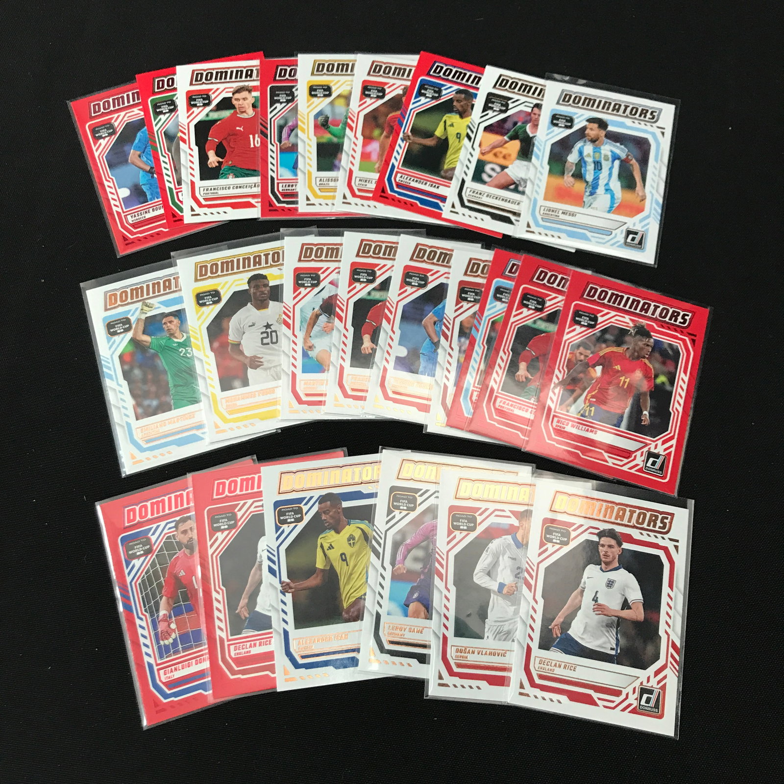 LOT OF SOCCER DOMINATORS TRADING CARDS: Prices are in Canadian dollars