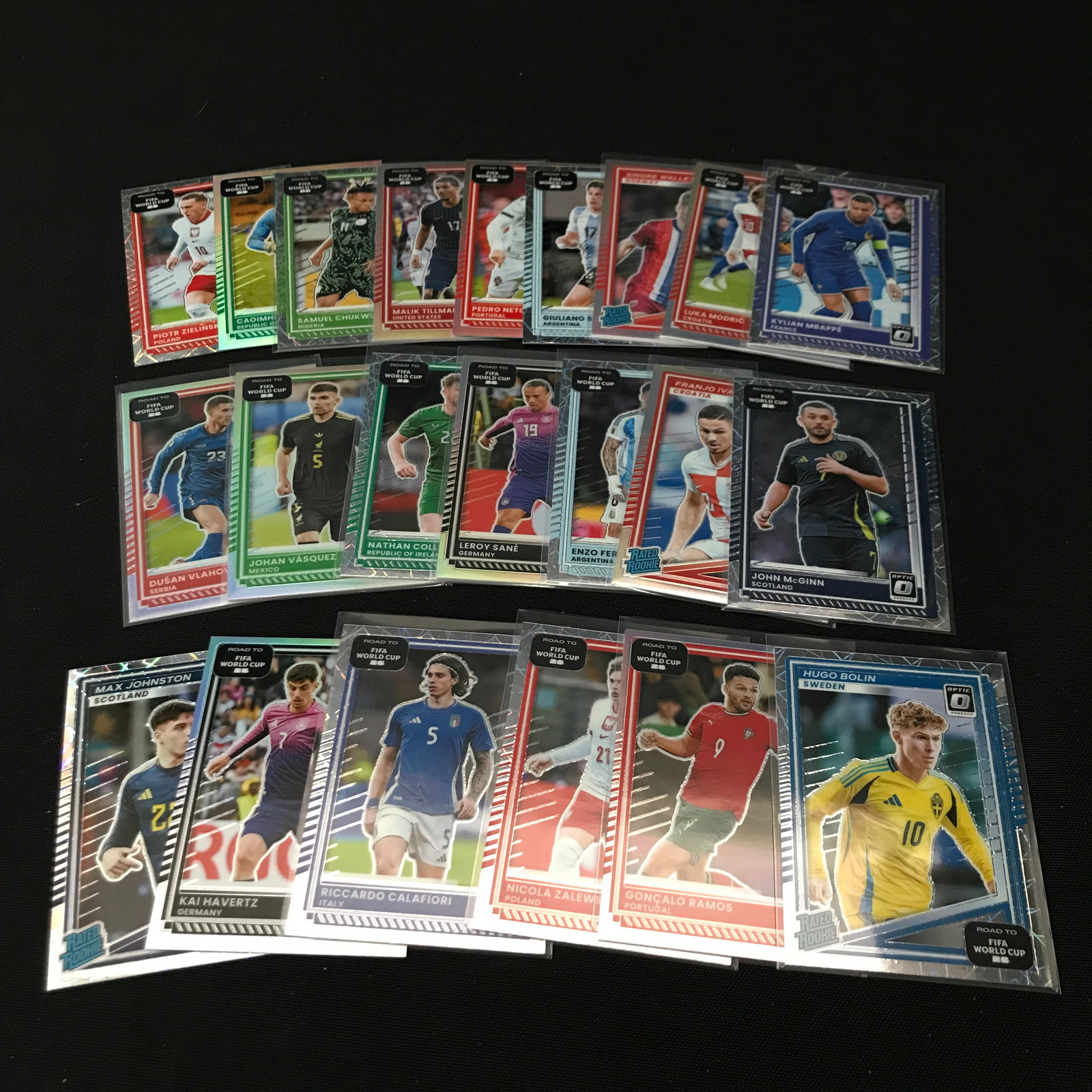 LOT OF FIFA ROAD TO WORLD CUP SOCCER TRADING CARDS: Prices are in Canadian Dollars