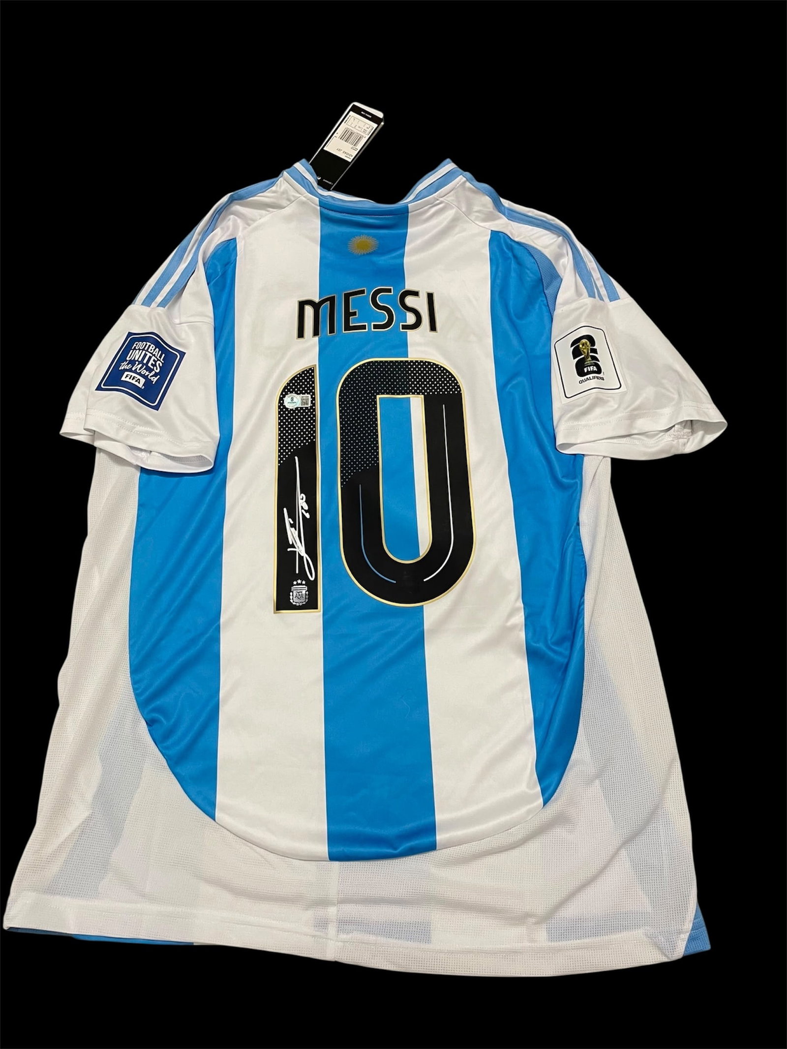 LIONEL MESSI SIGNED ARGENTINA JERSEY - BECKETT COA (1 of 2)