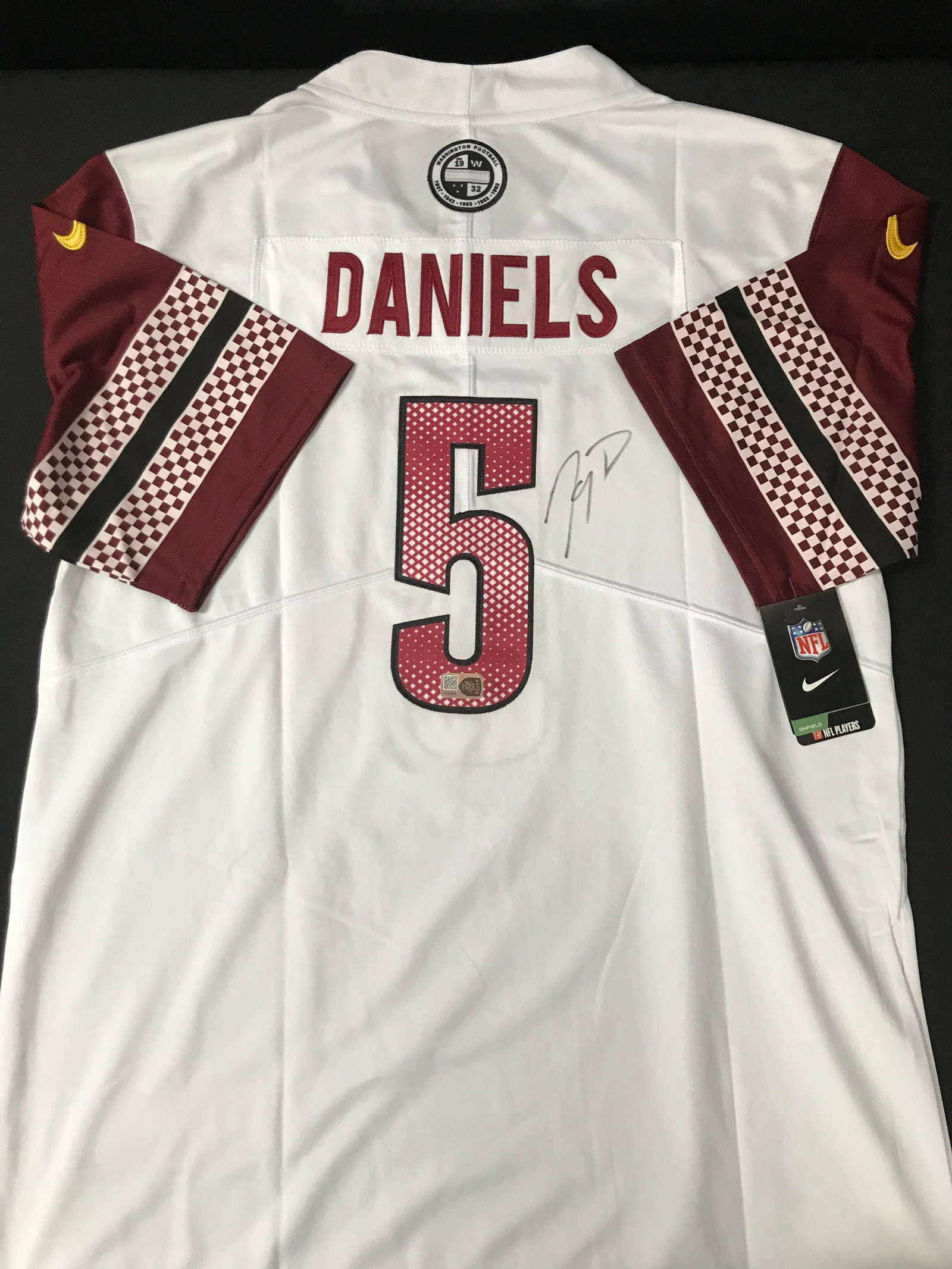 JAYDEN DANIELS SIGNED WASHINGTON COMMANDERS CUSTOM JERSEY - ELITE SPORTS COA: Prices are in Canadian dollars