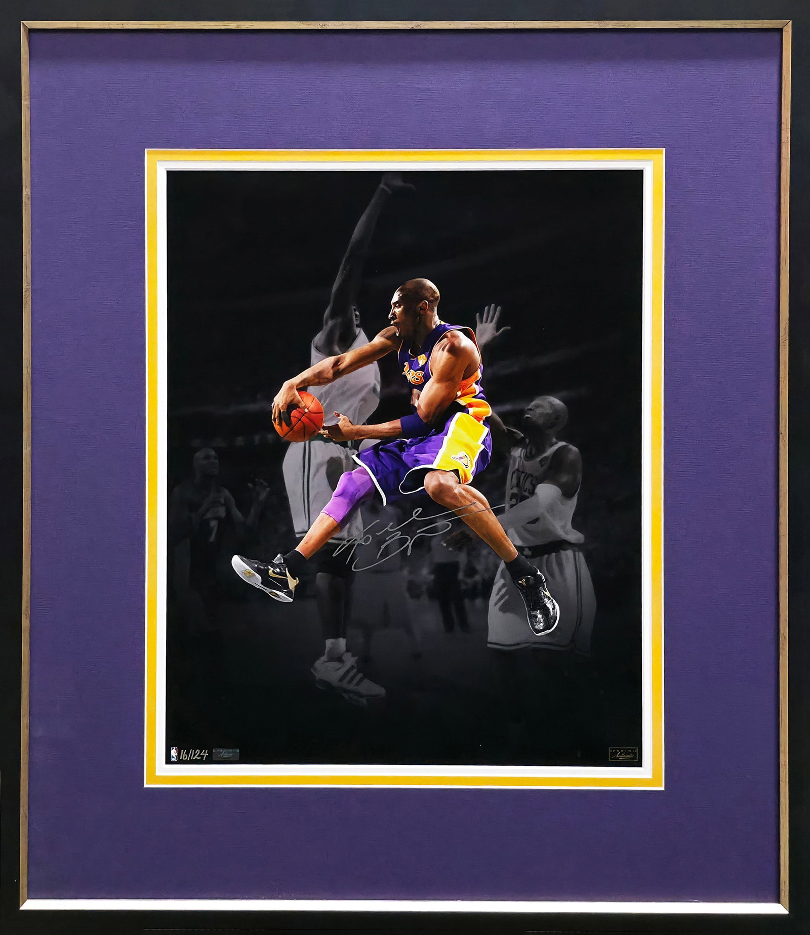 Kobe Bryant Autographed Framed 16x20 Photo Los Angeles Lakers #16/124 Panini Holo: Prices are in Canadian dollars