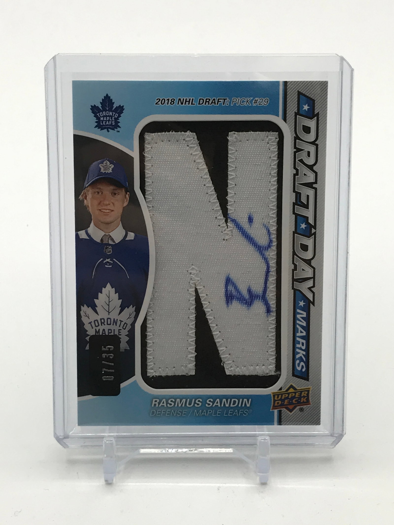 2019-20 UPPER DECK SP GAME USED HOCKEY RASMUS SANDIN SIGNED 'N' PATCH TRADING CARD 07/35 (1 of 2)