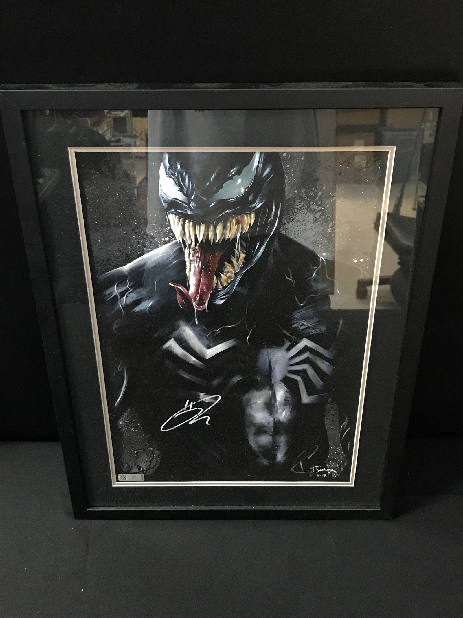 TOM HARDY SIGNED AND FRAMED VENON 11 X 18 POSTER - CELEBRITY COA (1 of 2)