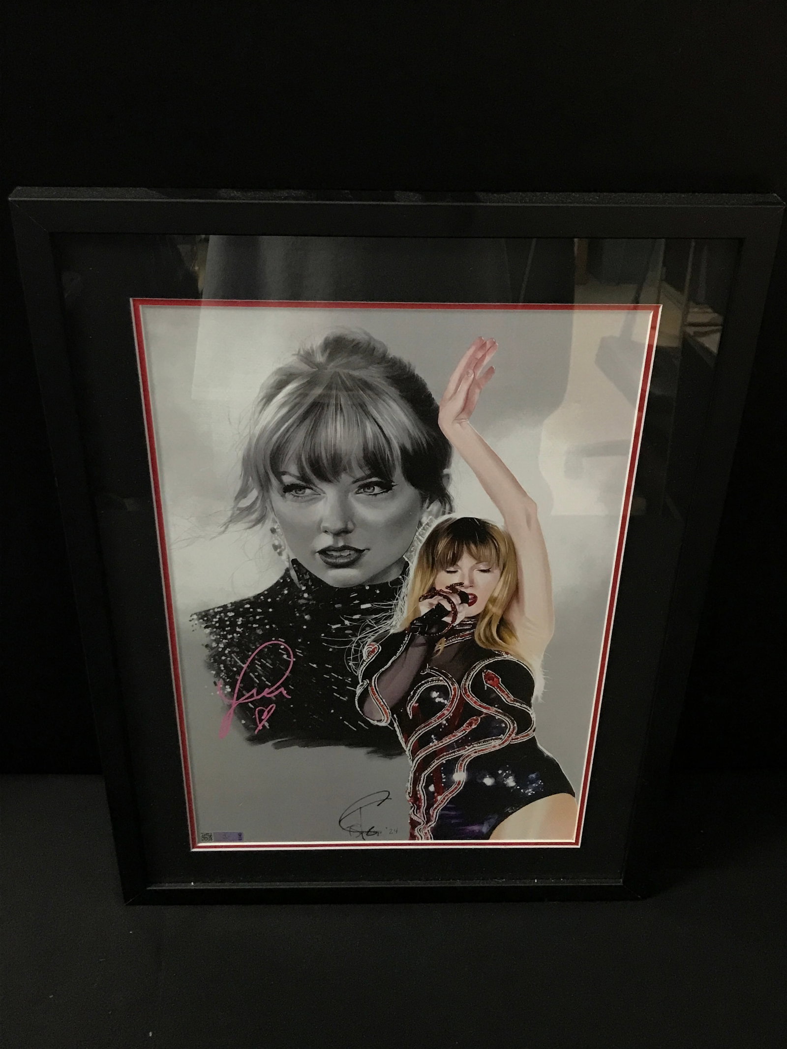 TAYLOR SWIFT SIGNED AND FRAMED 11 X 18 POSTER - CELEBRITY COA (1 of 2)