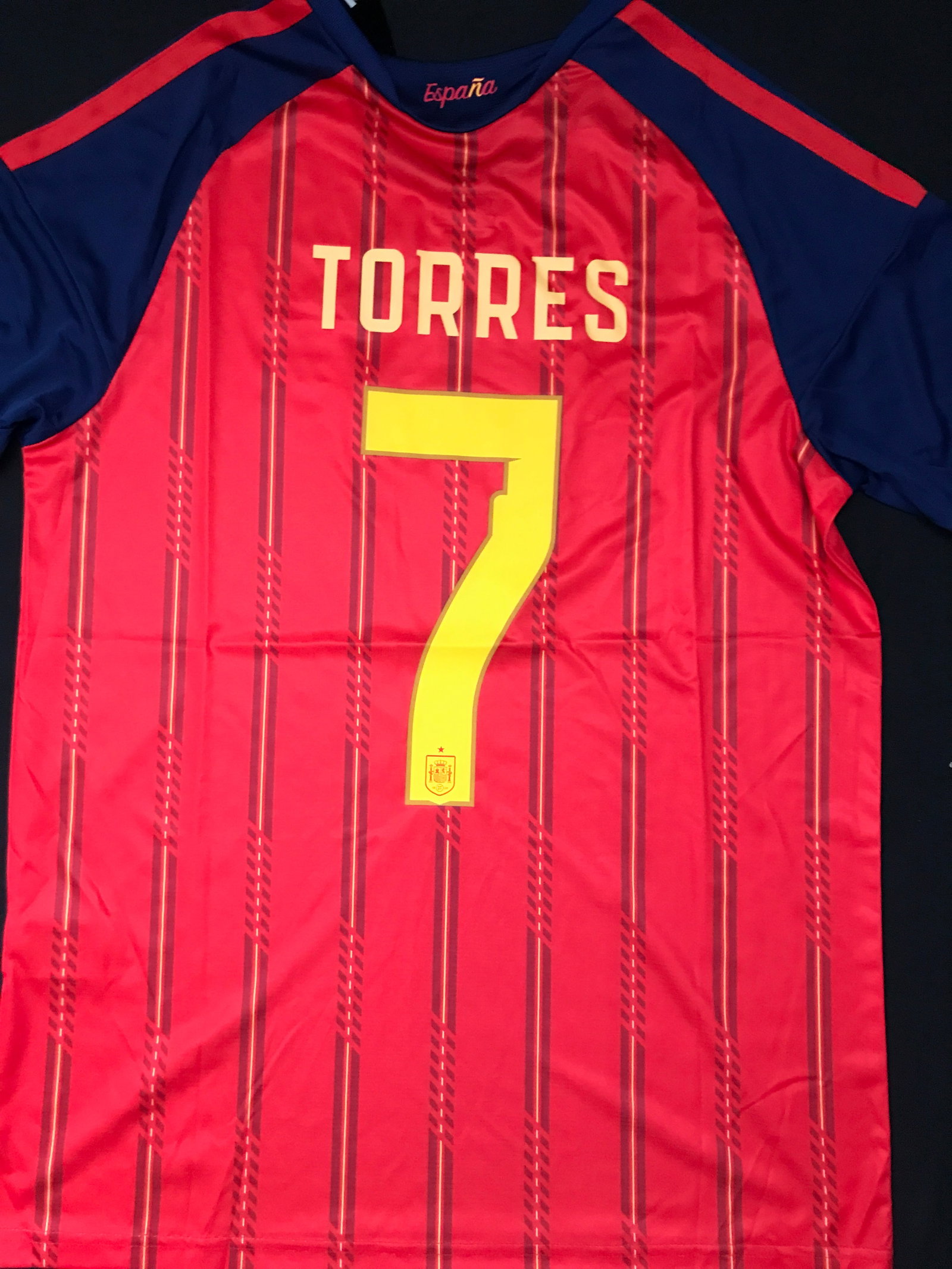 NEW WITH TAGS FERNANDO TORRES SPAIN SOCCER JERSEY: Prices are in Canadian dollars