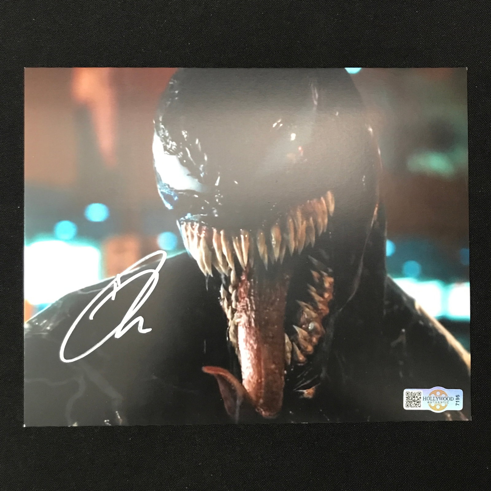 TOM HARDY SIGNED VENOM 8X10 - HOLLYWOOD COA: Prices are in Canadian dollars