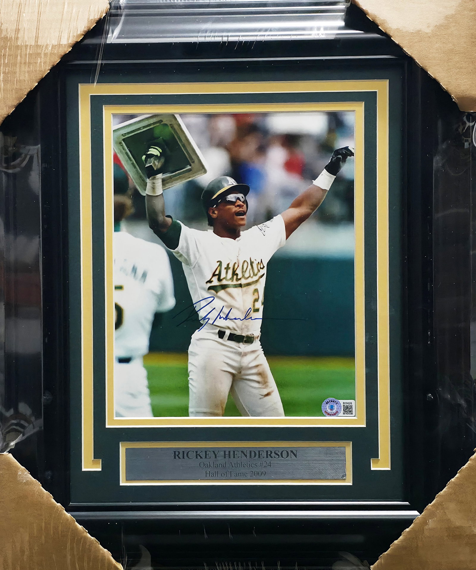 RICKEY HENDERSON SIGNED AND FRAMED 8X10 - BECKETT COA: Prices are in Canadian dollars