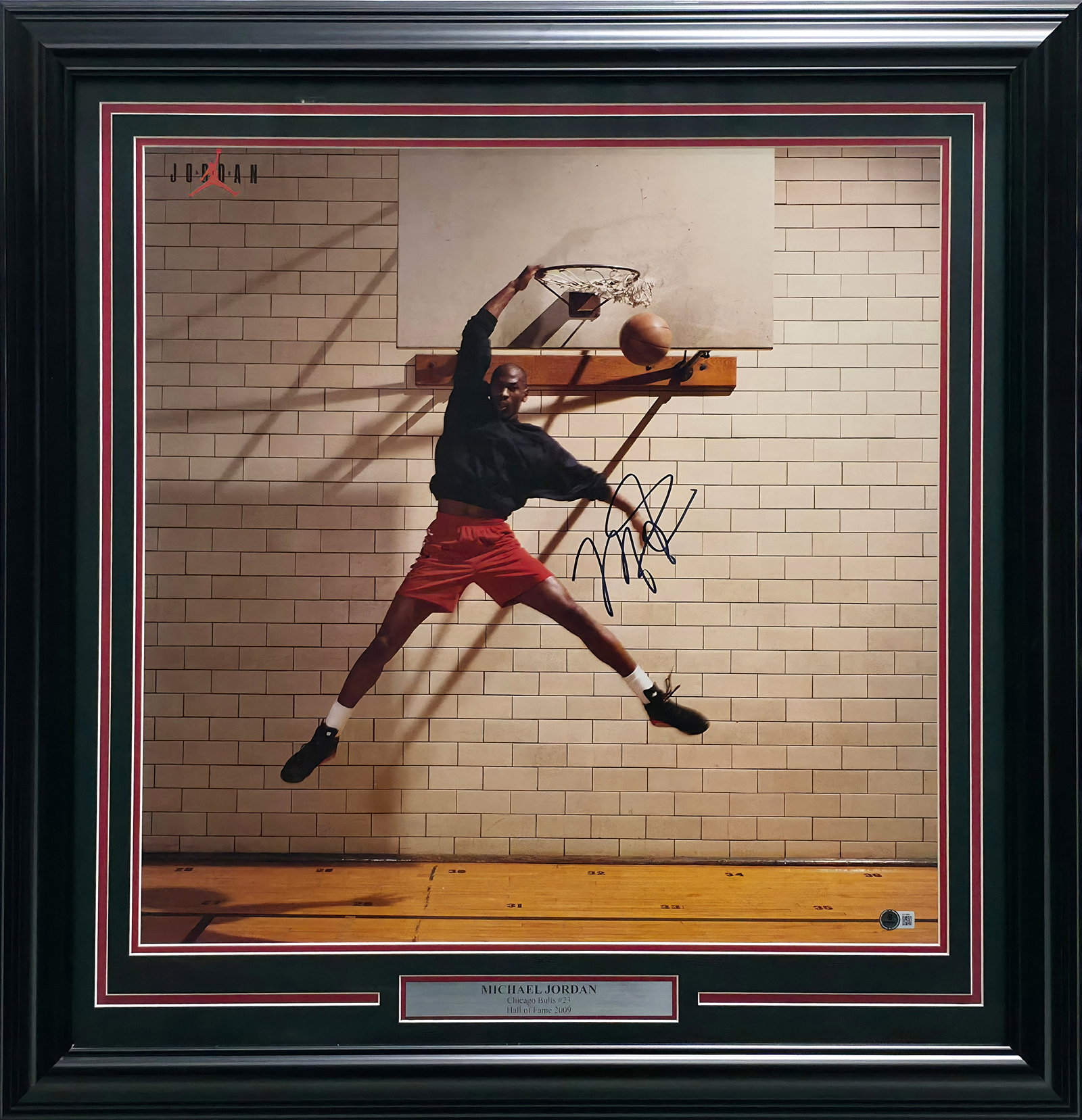 MICHAEL JORDAN SIGNED AND FRAMED 1986 FLEER BLOW UP TRADING CARD - UPPER DECK COA: Prices are in Canadian dollars