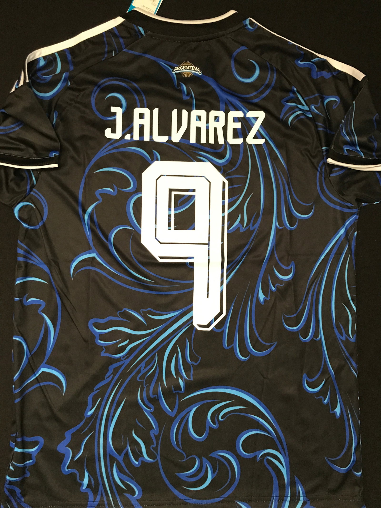 NEW WITH TAGS JULIAN ALVAREZ ARGENTINA SOCCER JERSEY: Prices are in Canadian dollars