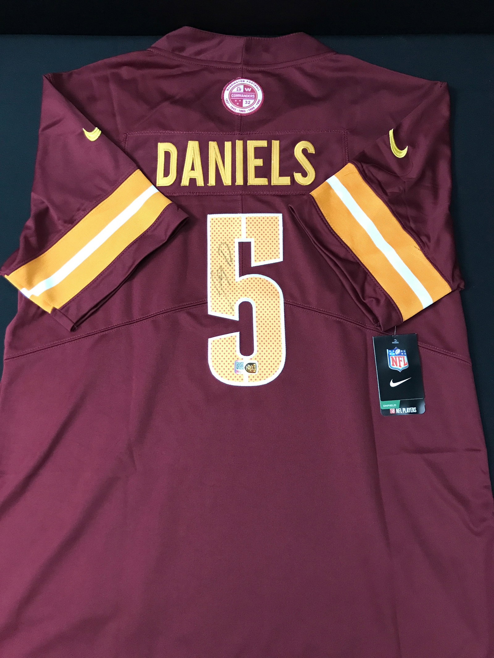 JAYDEN DANIELS SIGNED WASHINGTON COMMANDERS CUSTOM JERSEY - ELITE COA: Prices are in Canadian dollars