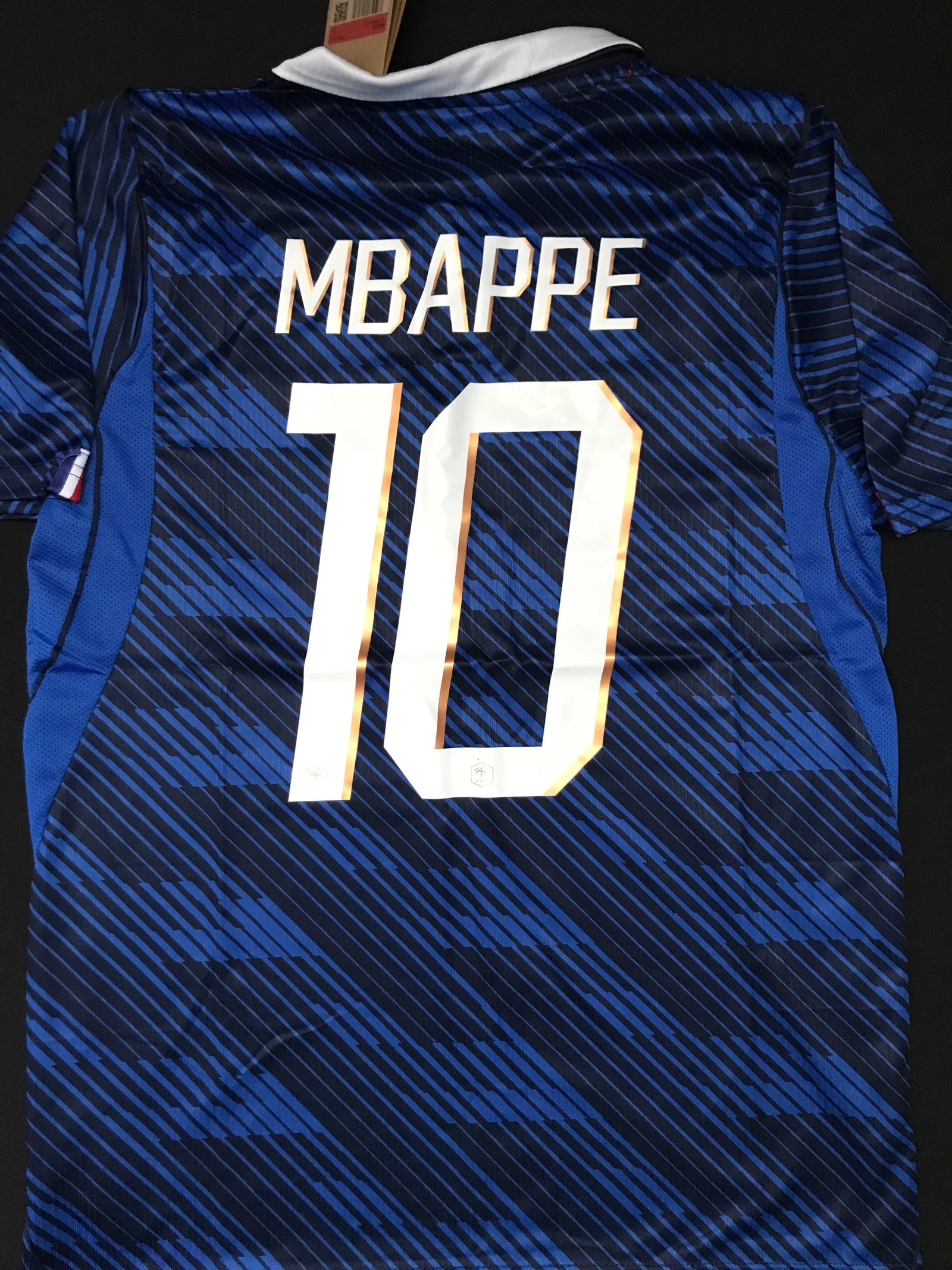 NEW WITH TAGS KYLIAN MBAPPE FRANCE SOCCER JERSEY: Prices are in Canadian dollars