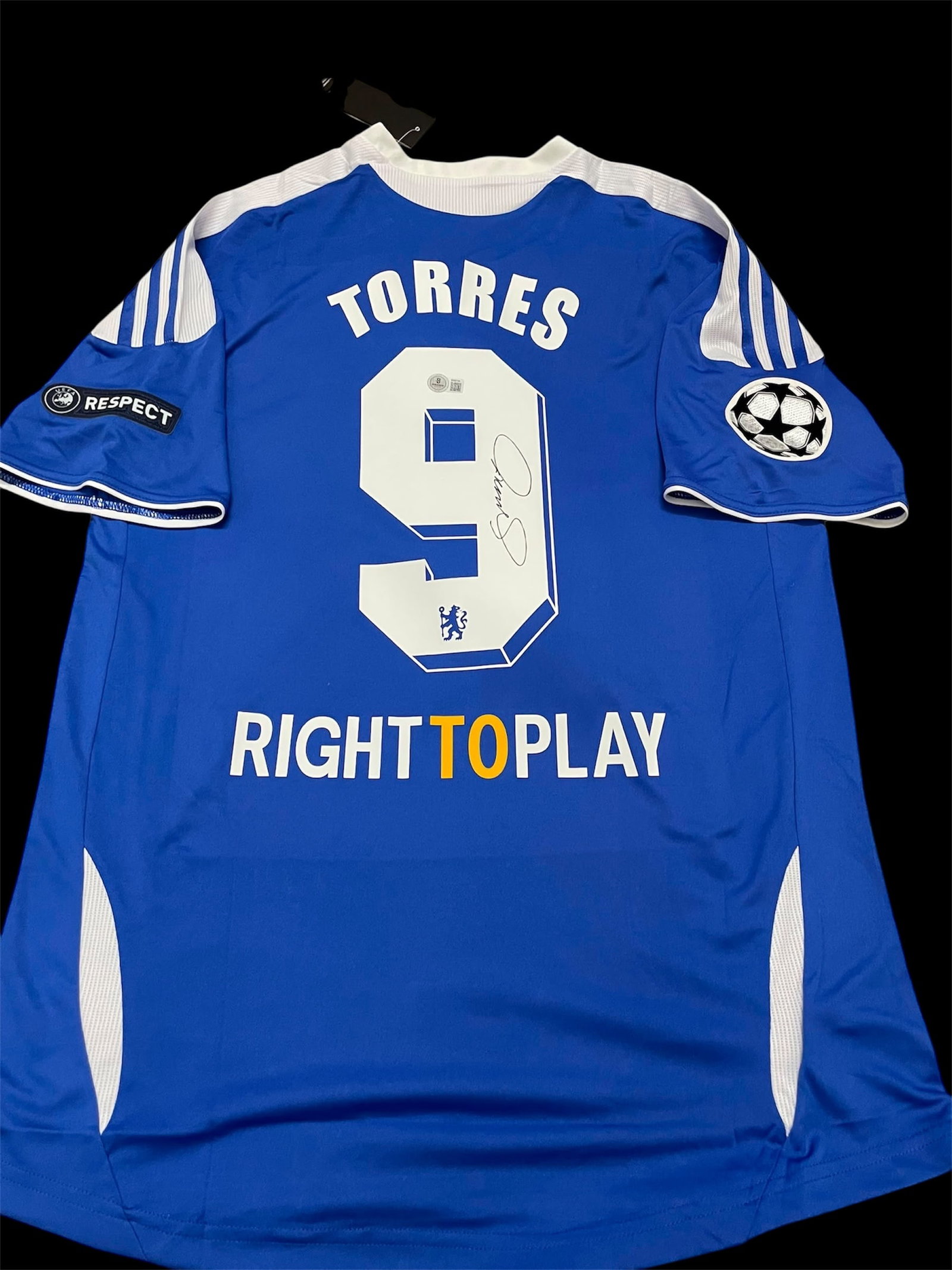 FERNANDO TORRES SIGNED CHELSEA SOCCER JERSEY - BECKETT COA: Prices are in Canadian dollars