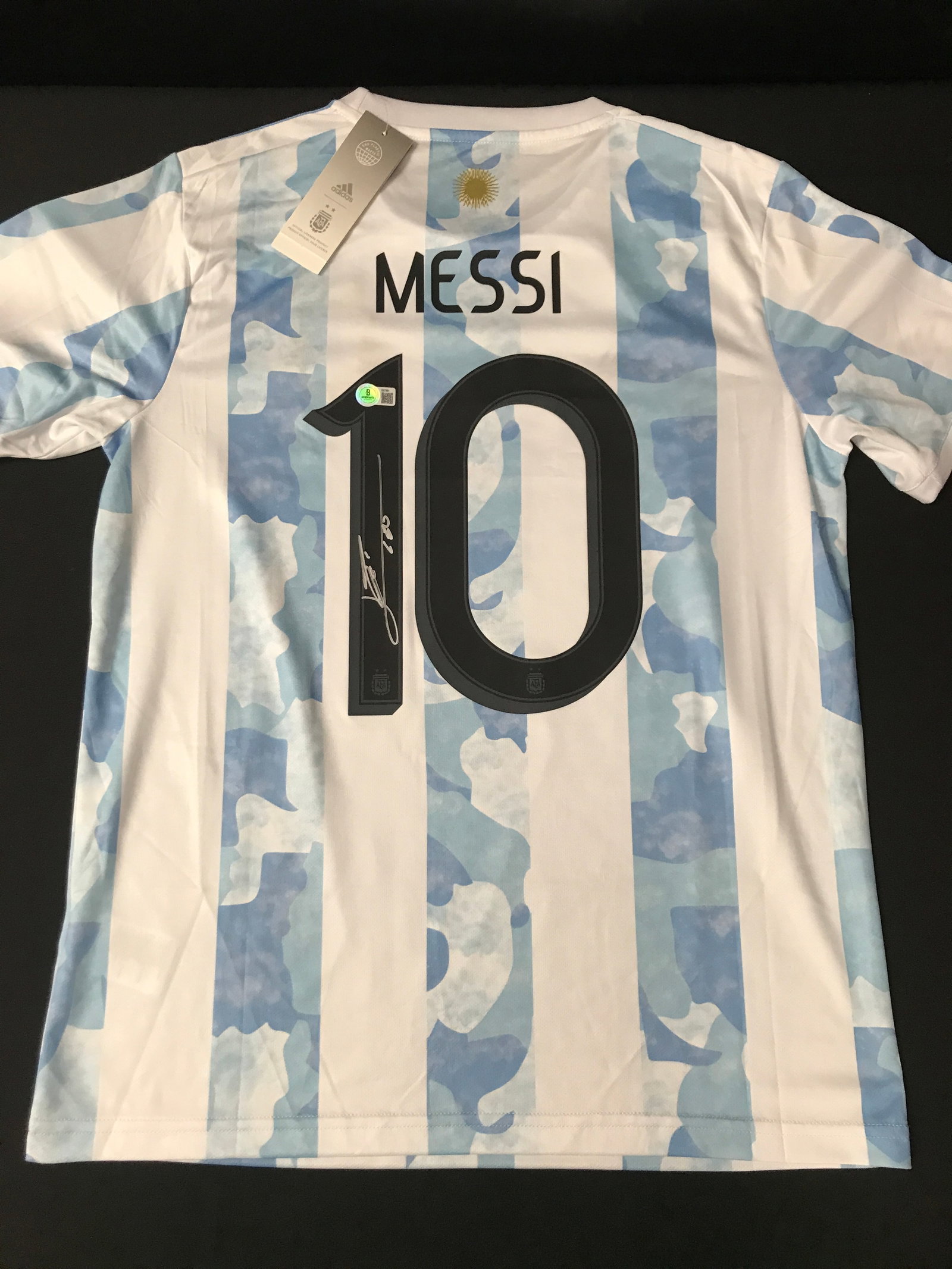 LIONEL MESSI SIGNED ARGENTINA SOCCER JERSEY - BECKETT COA: Prices are in Canadian dollars
