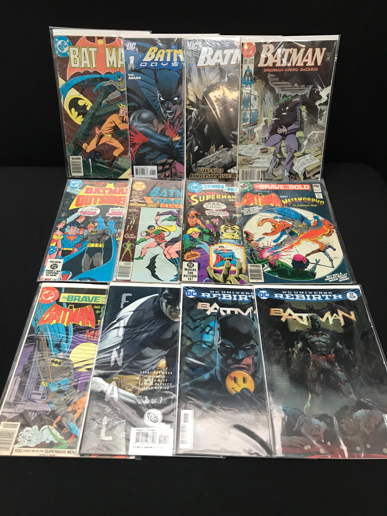 LOT OF 12 COMICS FEATURING BATMAN - DC COMICS (1 of 1)