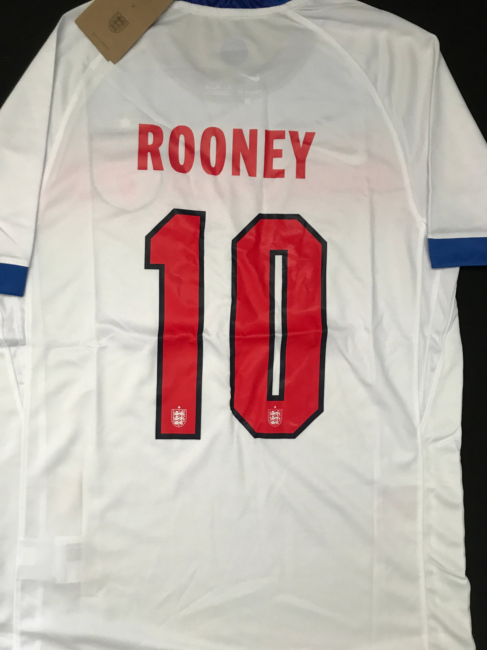 WAYNE ROONEY ENGLAND NEW WITH TAGS SOCCER JERSEY: Prices are in Canadian dollars