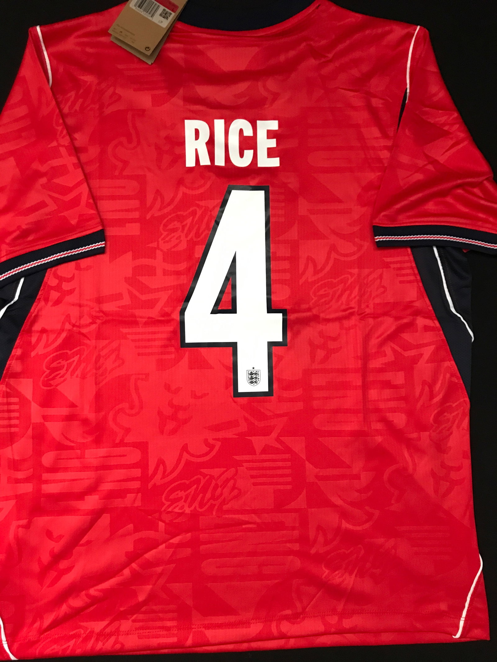 DECLAN RICE ENGLAND NEW WITH TAGS SOCCER JERSEY: Prices are in Canadian dollars